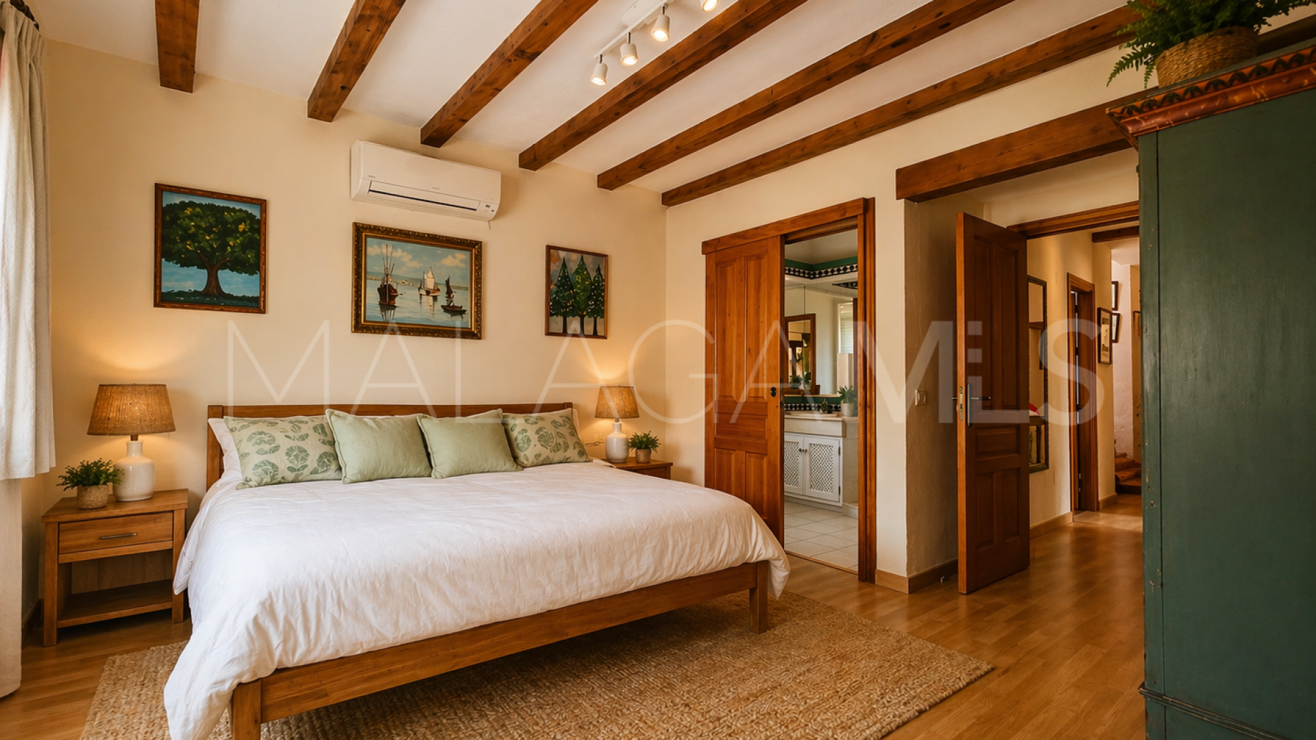 Finca for sale in Casares