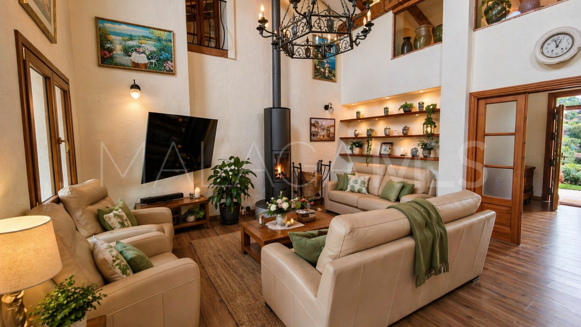 Finca for sale in Casares