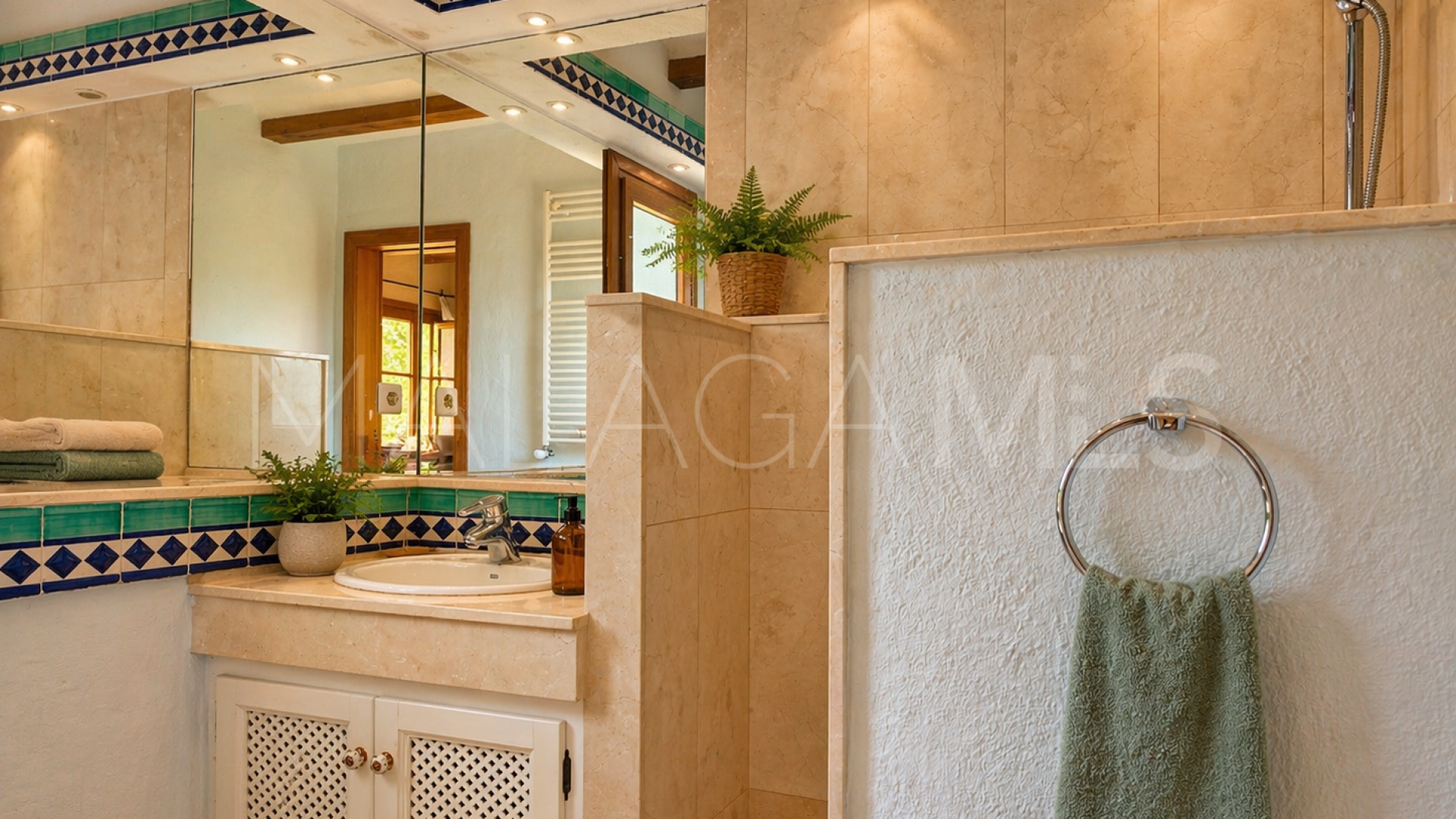 Finca for sale in Casares