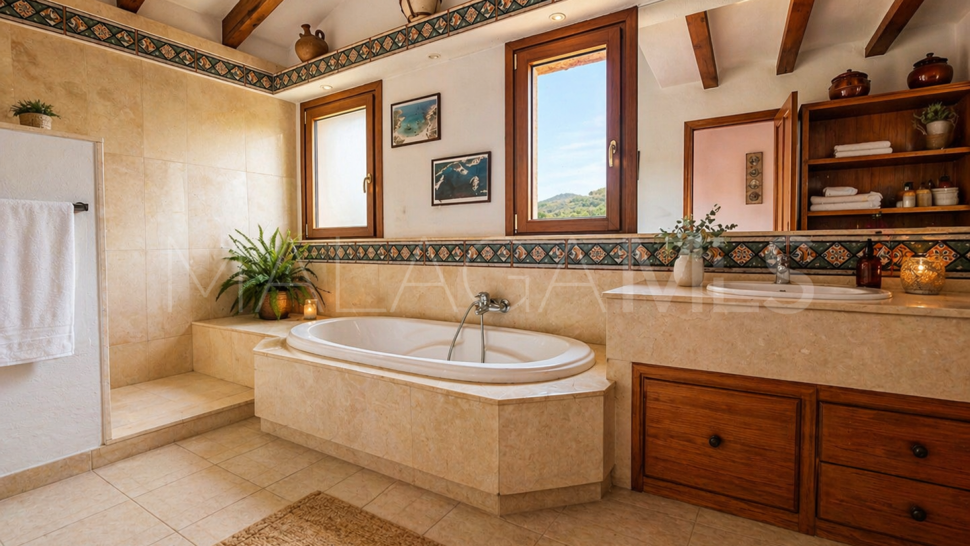 Finca for sale in Casares