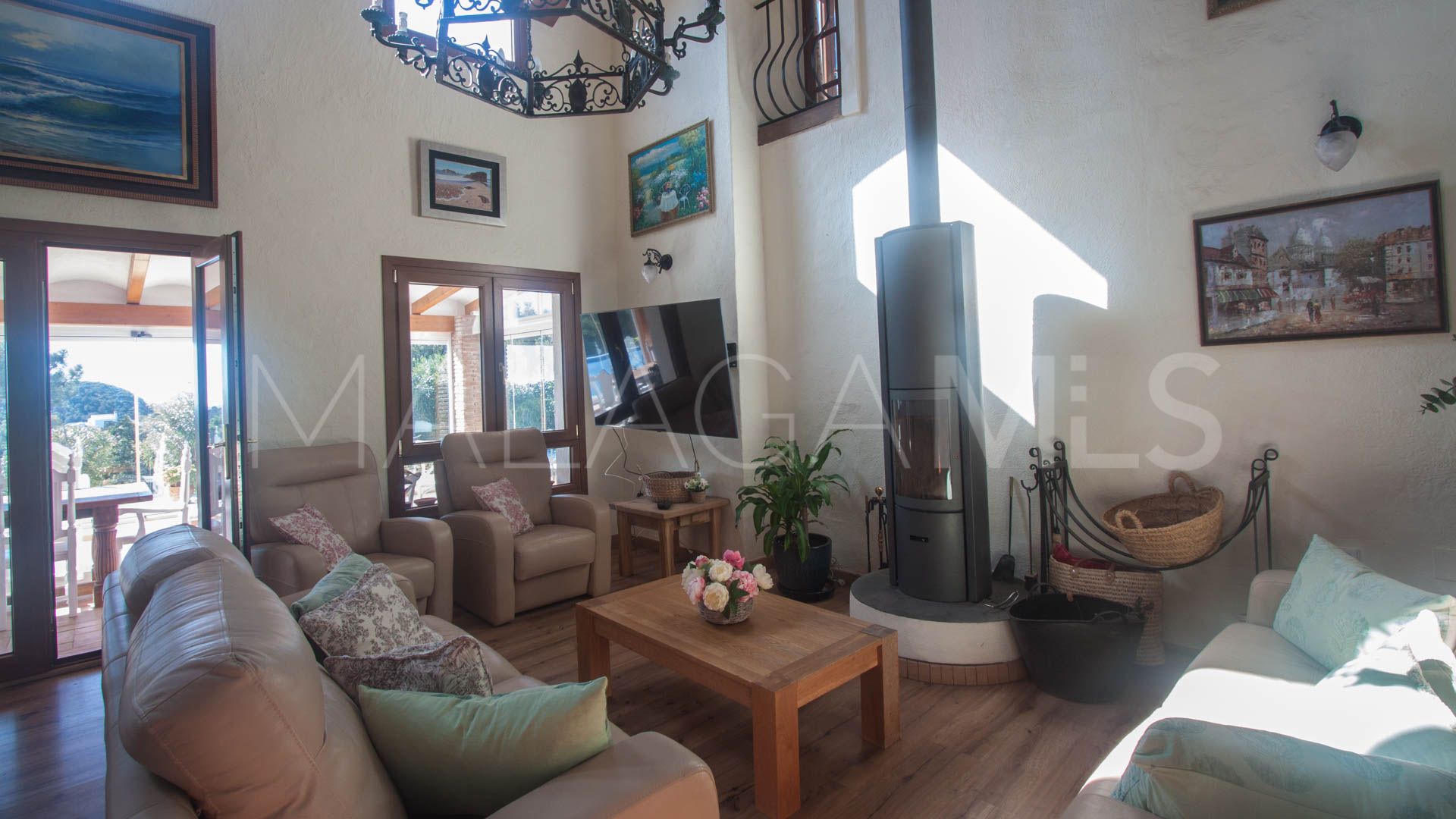 Finca for sale in Casares