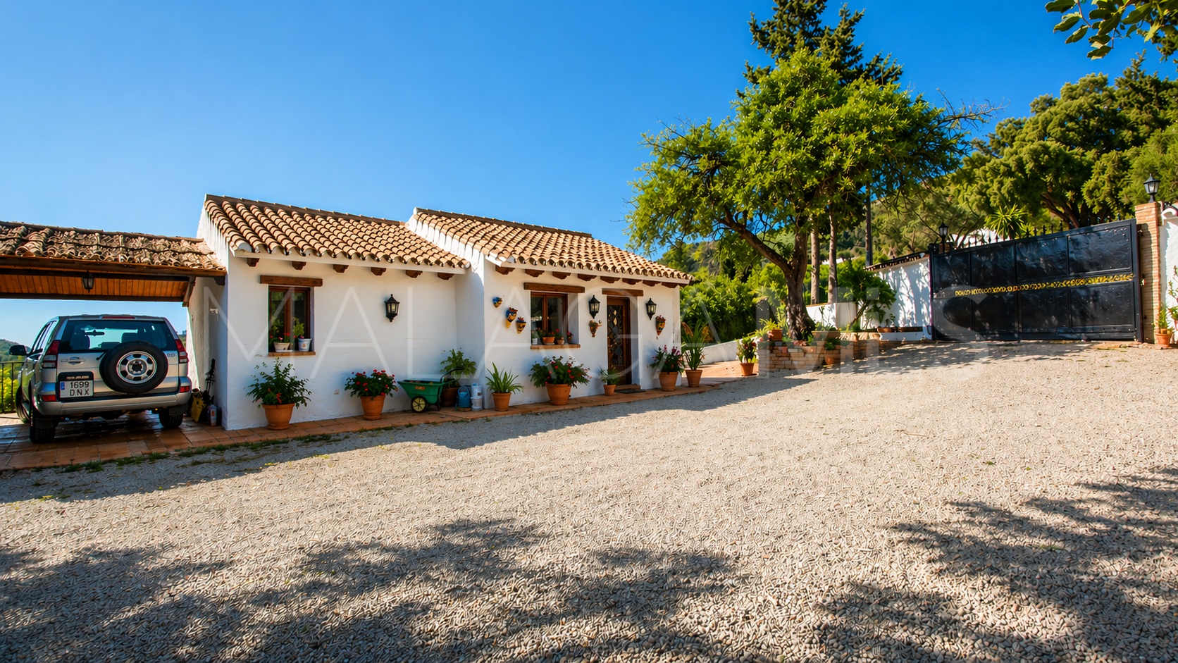 Finca for sale in Casares