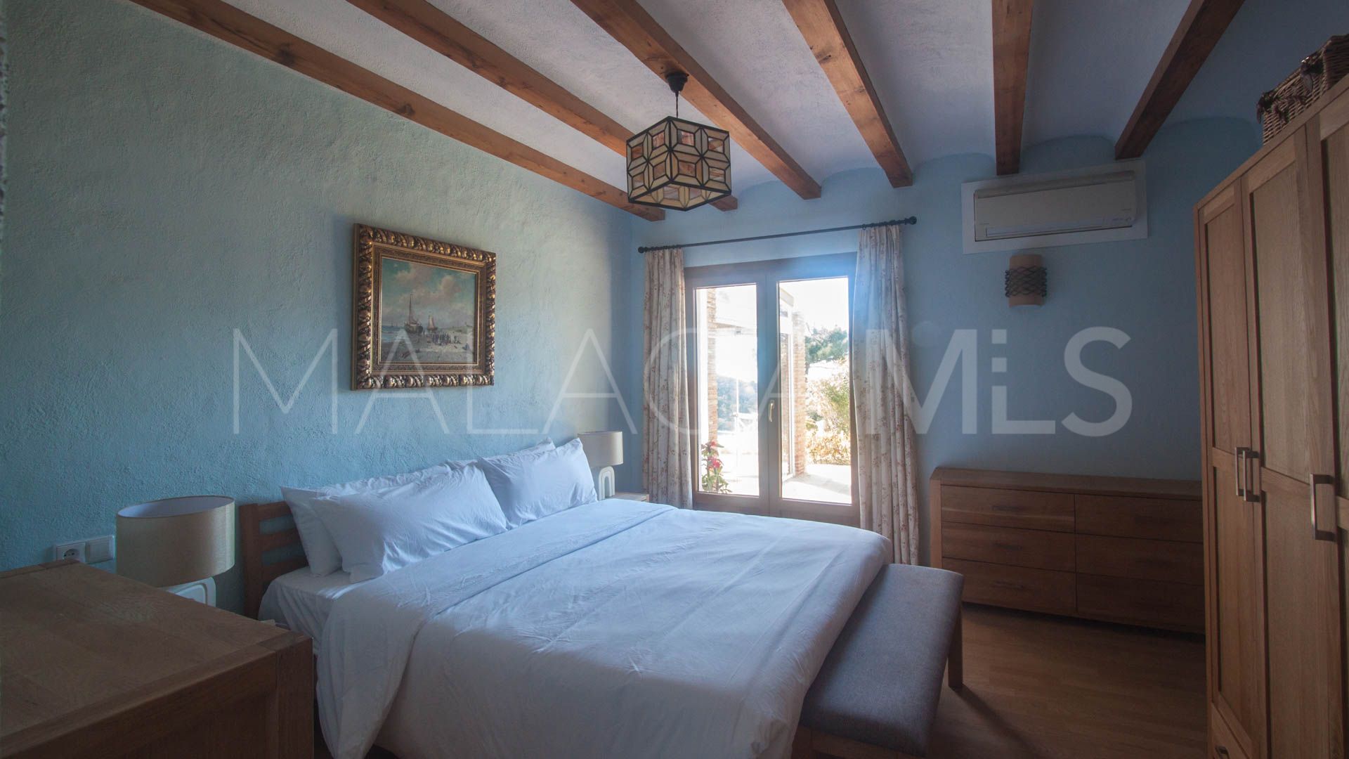 Finca for sale in Casares