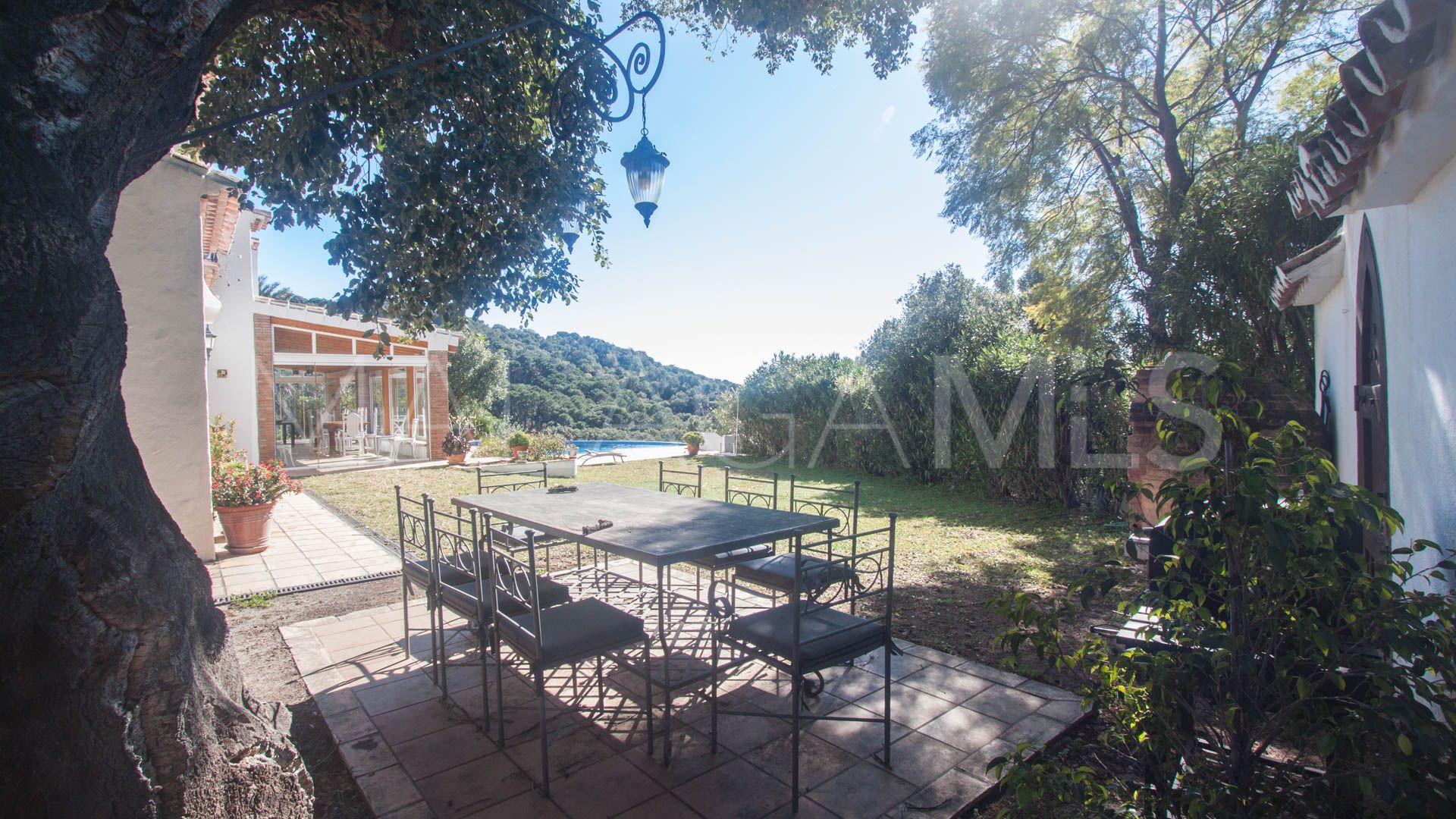 Finca for sale in Casares