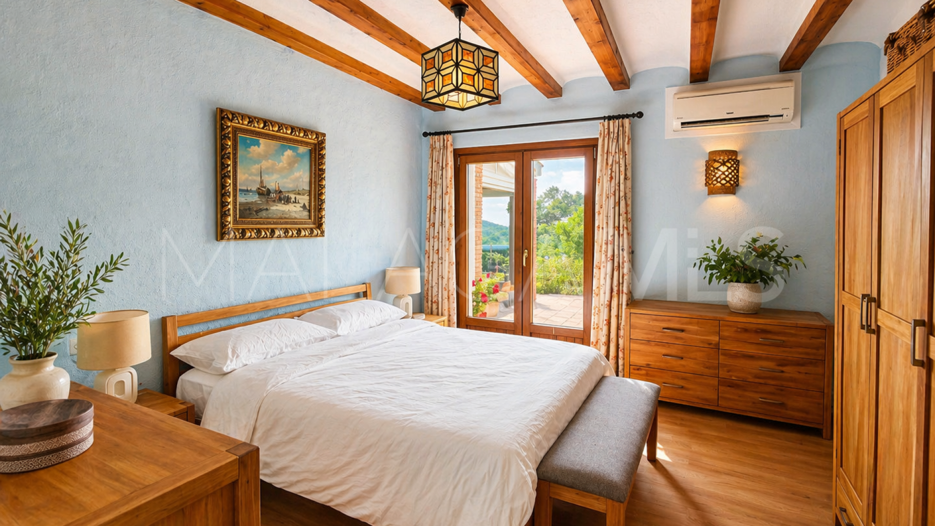 Finca for sale in Casares