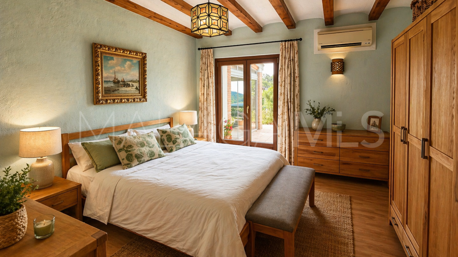 Finca for sale in Casares