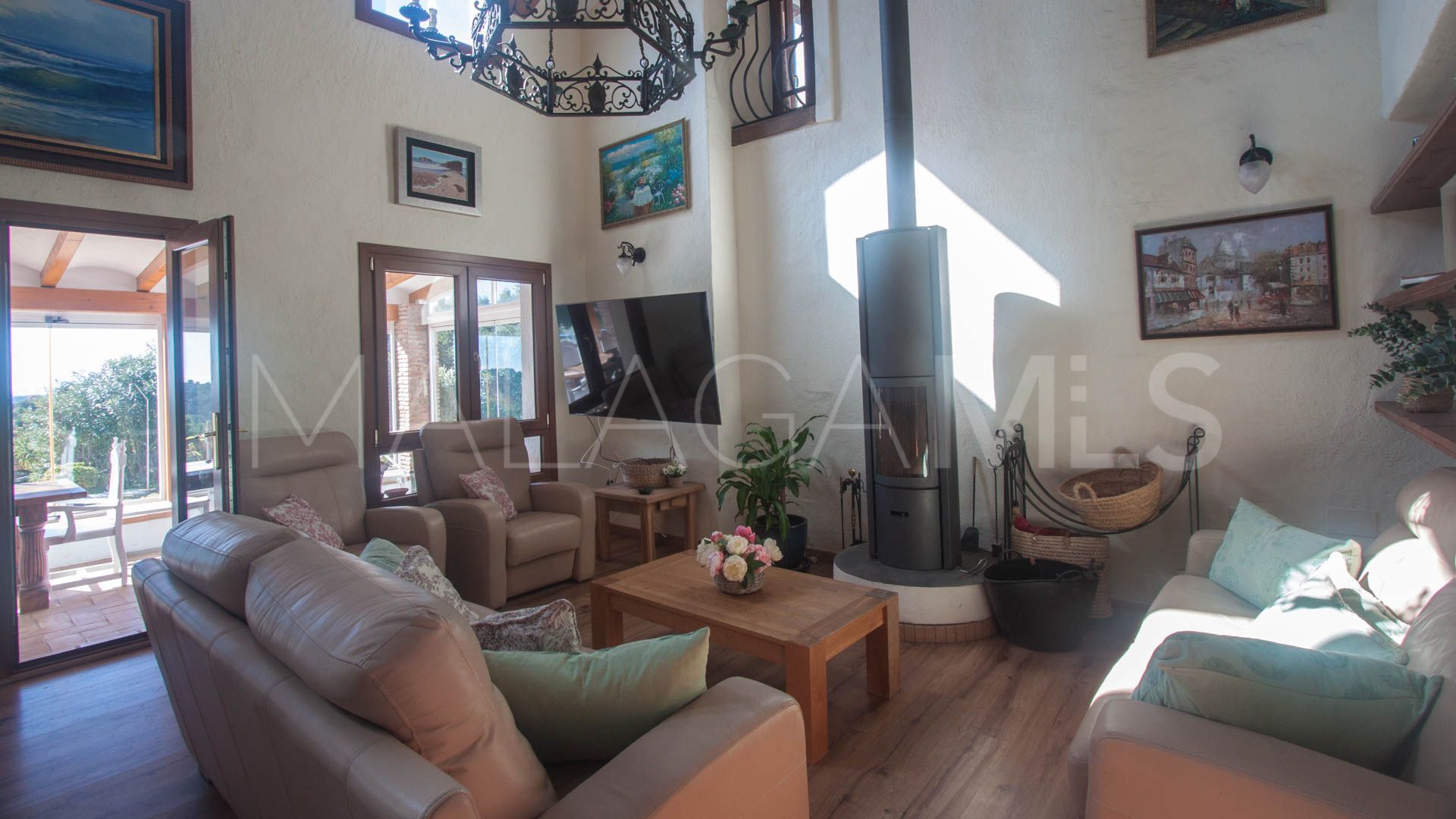 Finca for sale in Casares