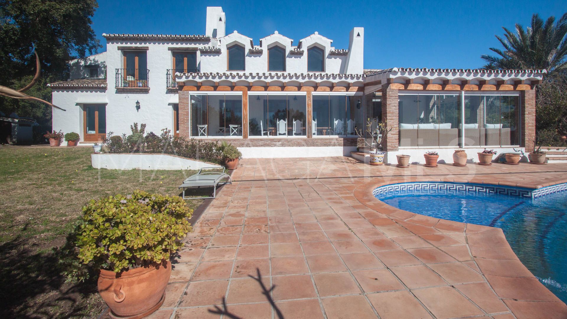 Finca for sale in Casares