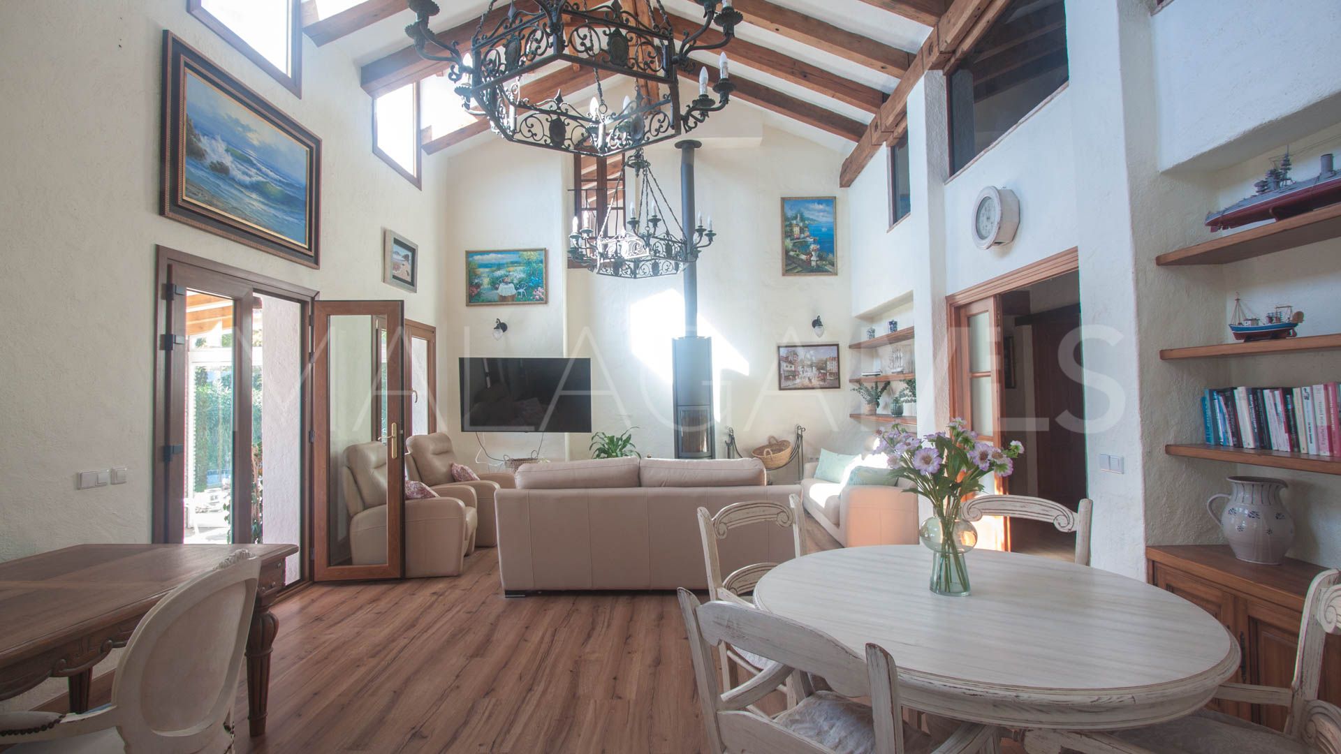 Finca for sale in Casares