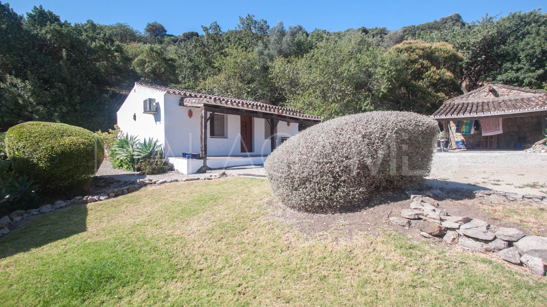 Finca for sale in Casares