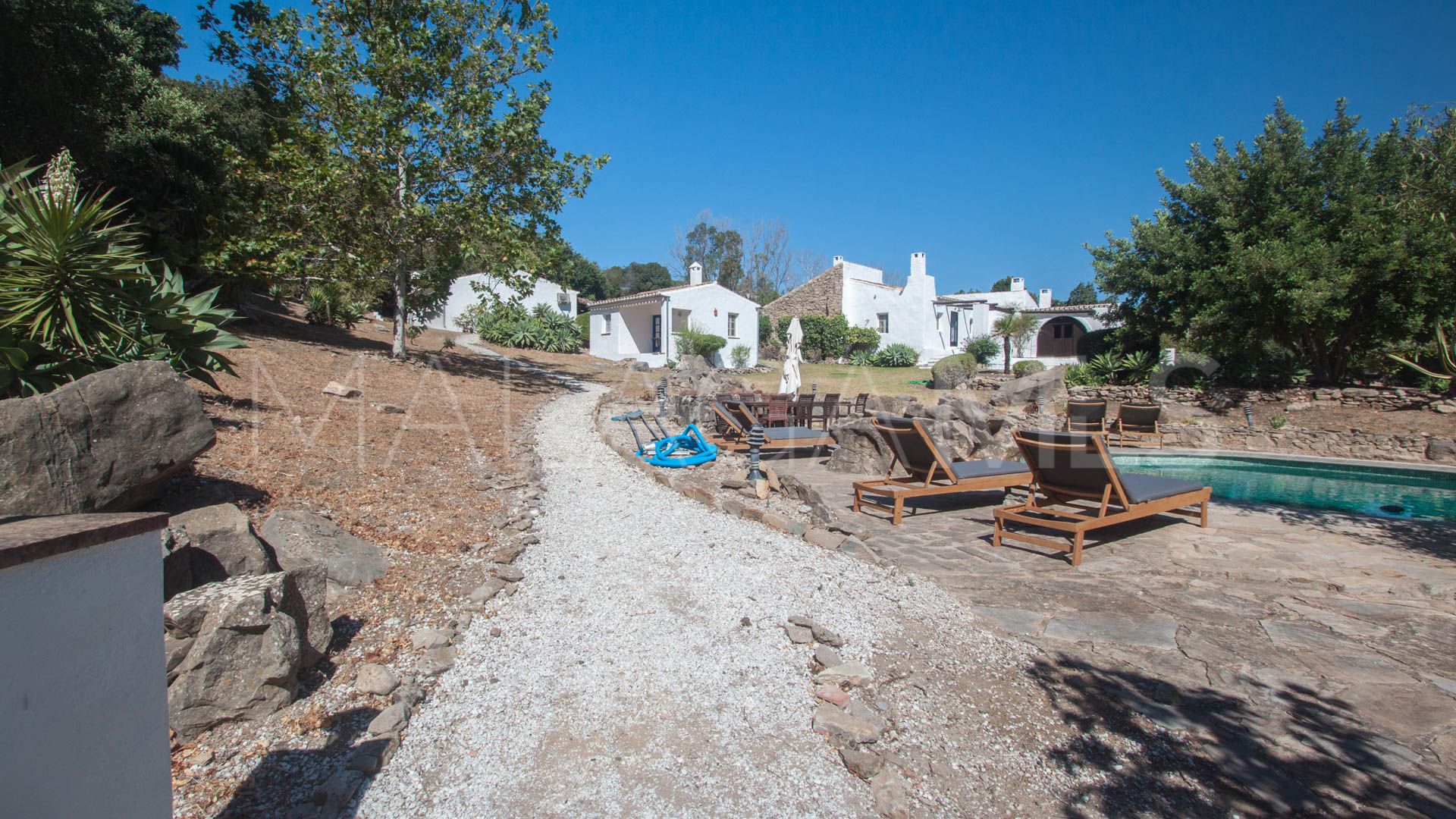 Finca for sale in Casares