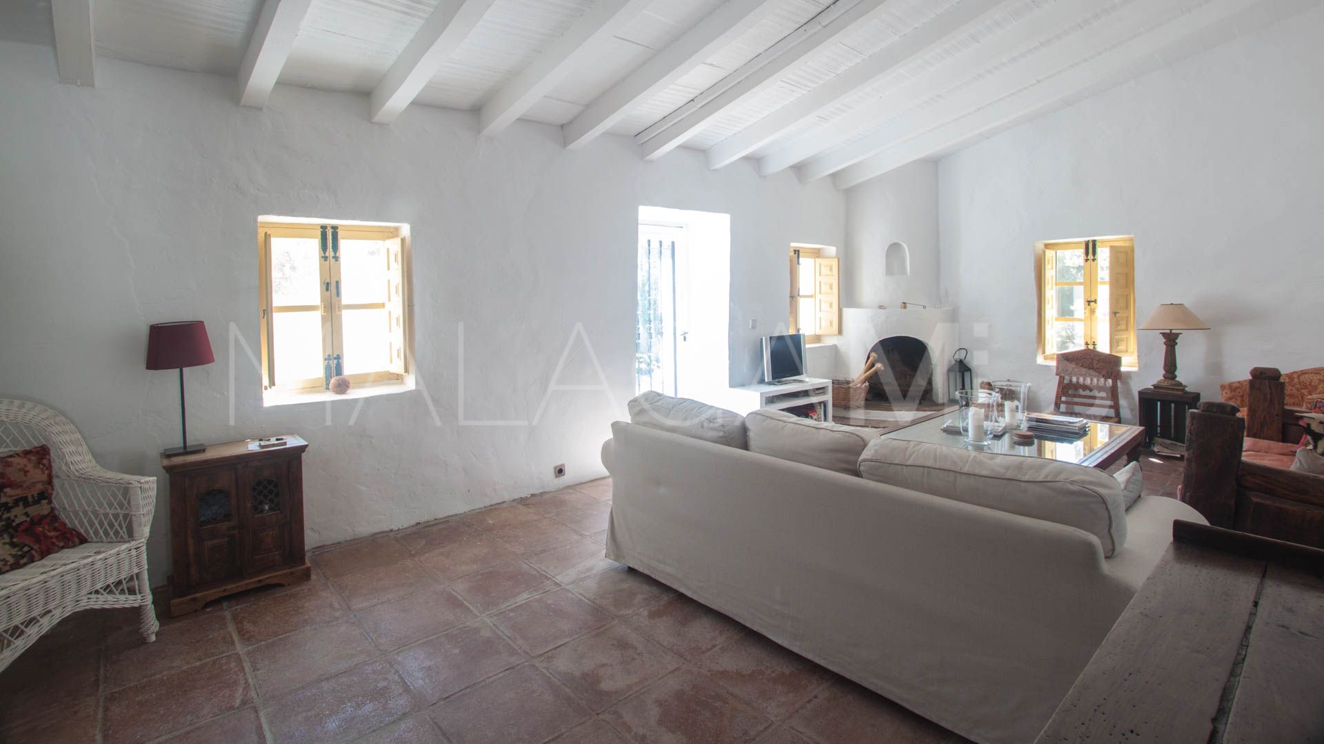 Finca for sale in Casares