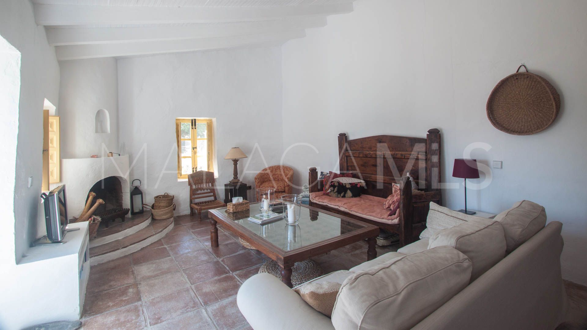 Finca for sale in Casares