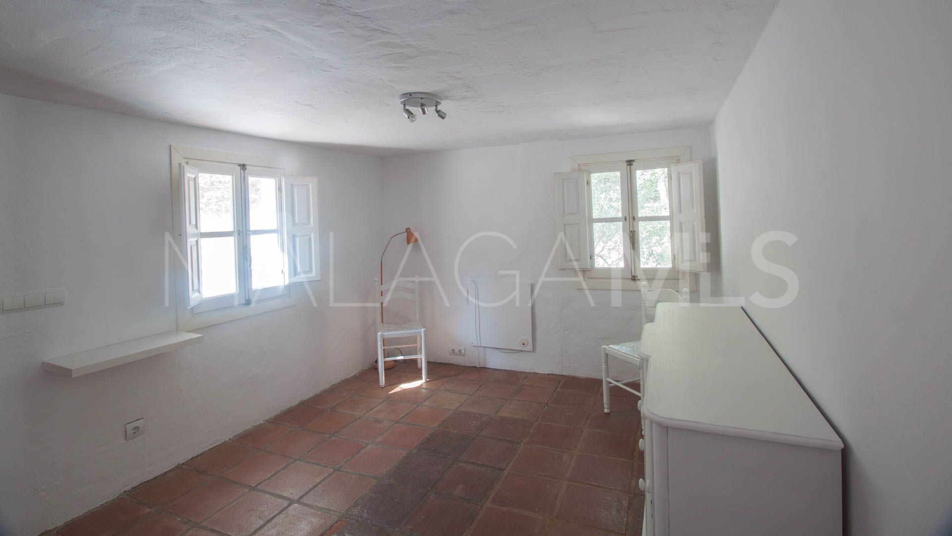 Finca for sale in Casares