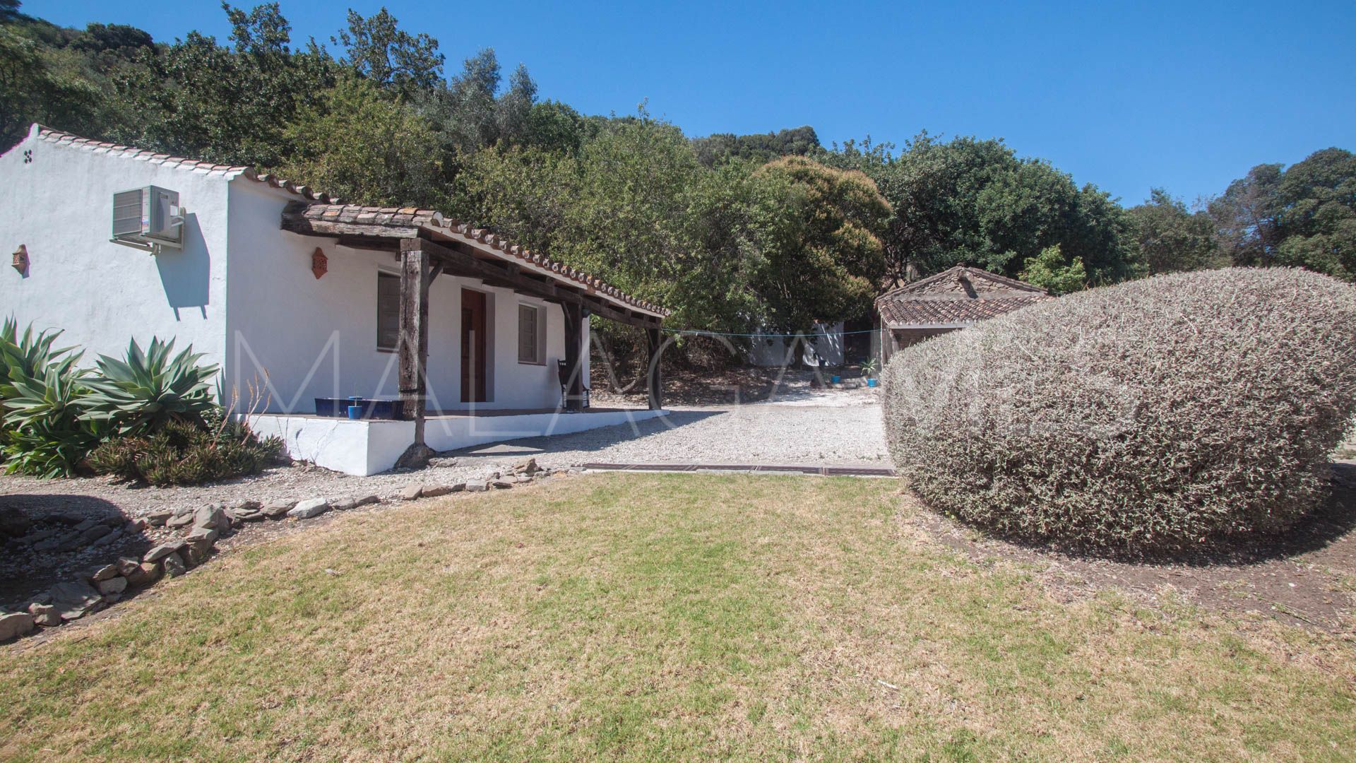 Finca for sale in Casares