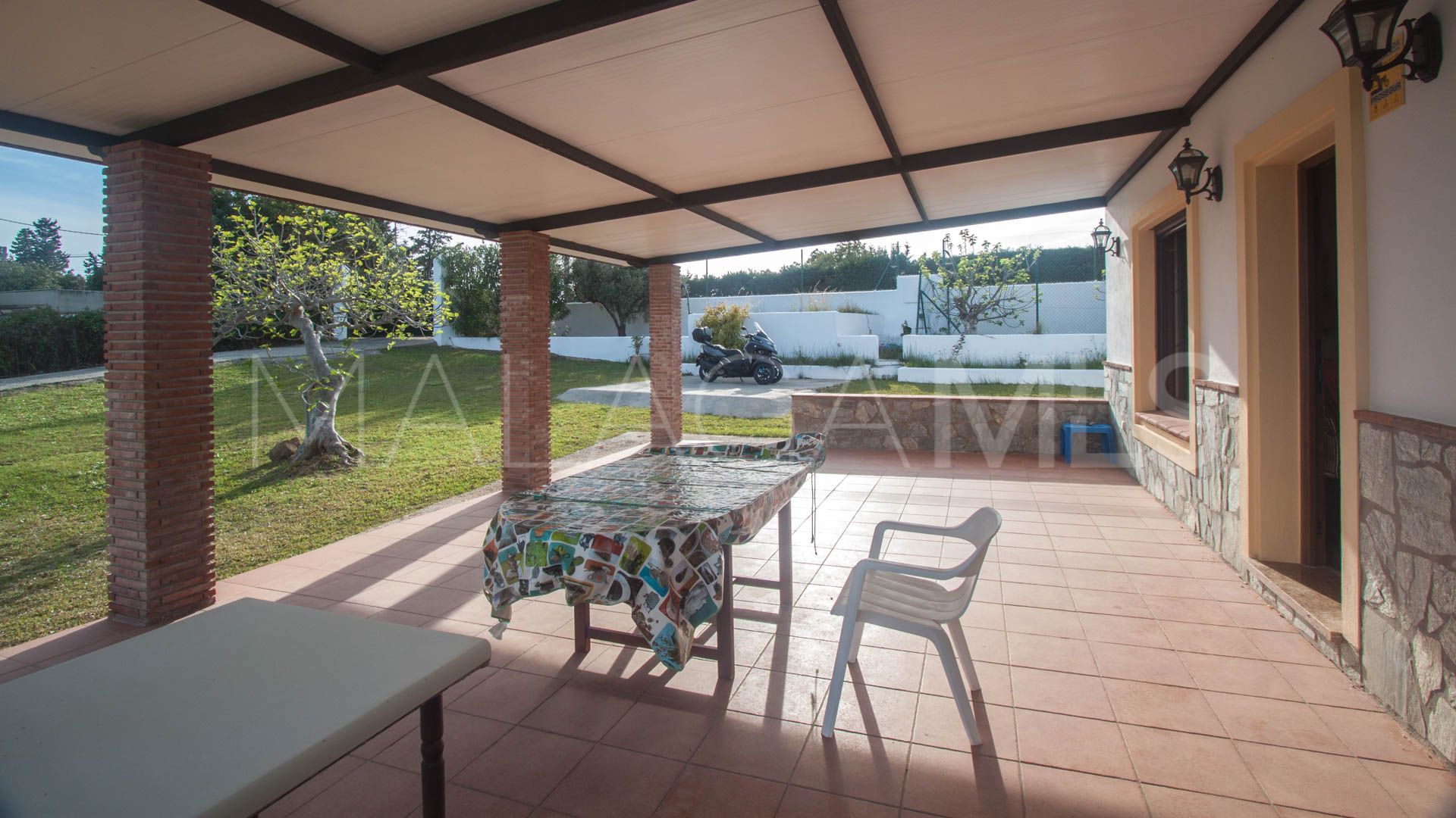 Finca for sale in Estepona