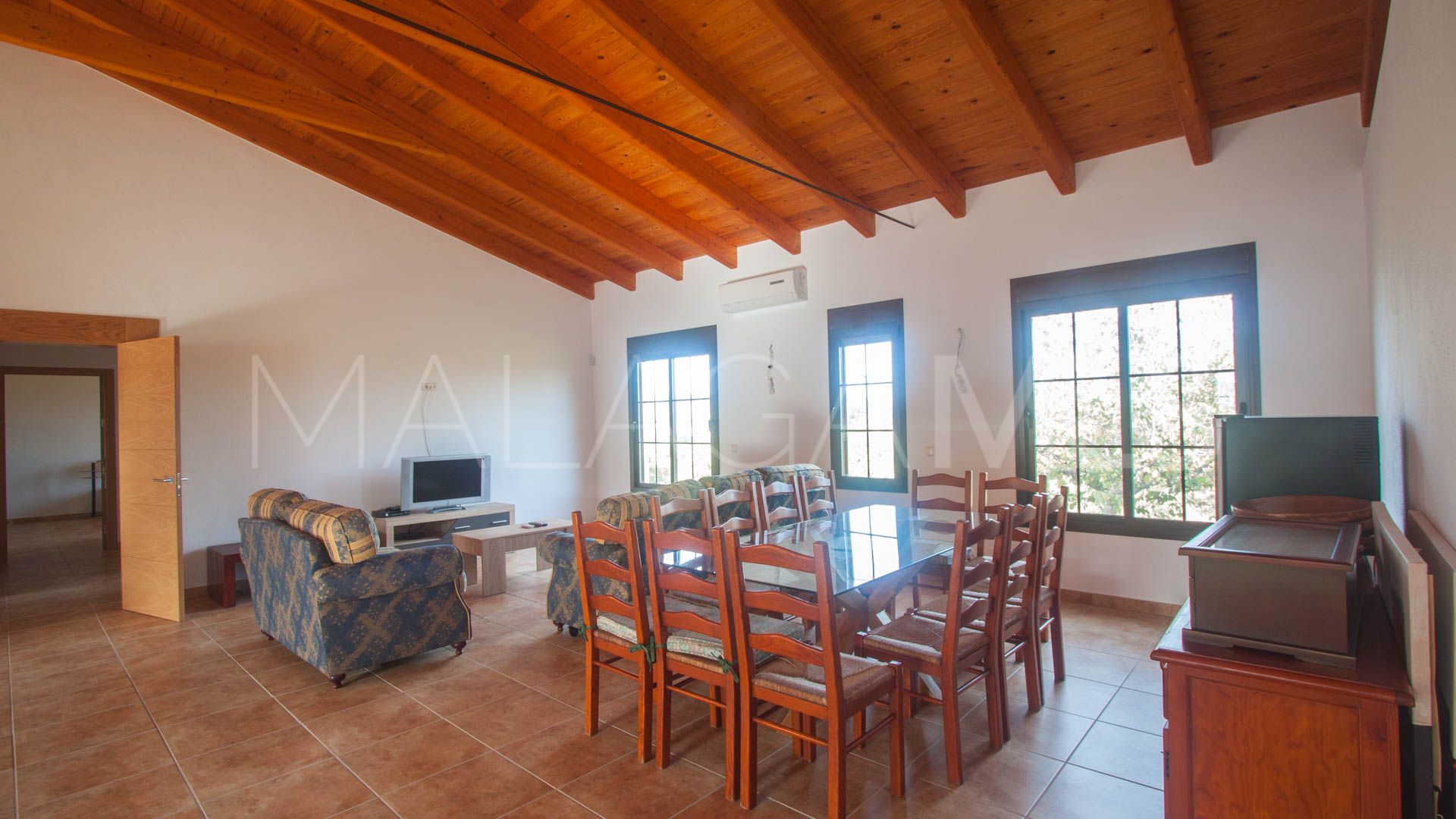 Finca for sale in Estepona