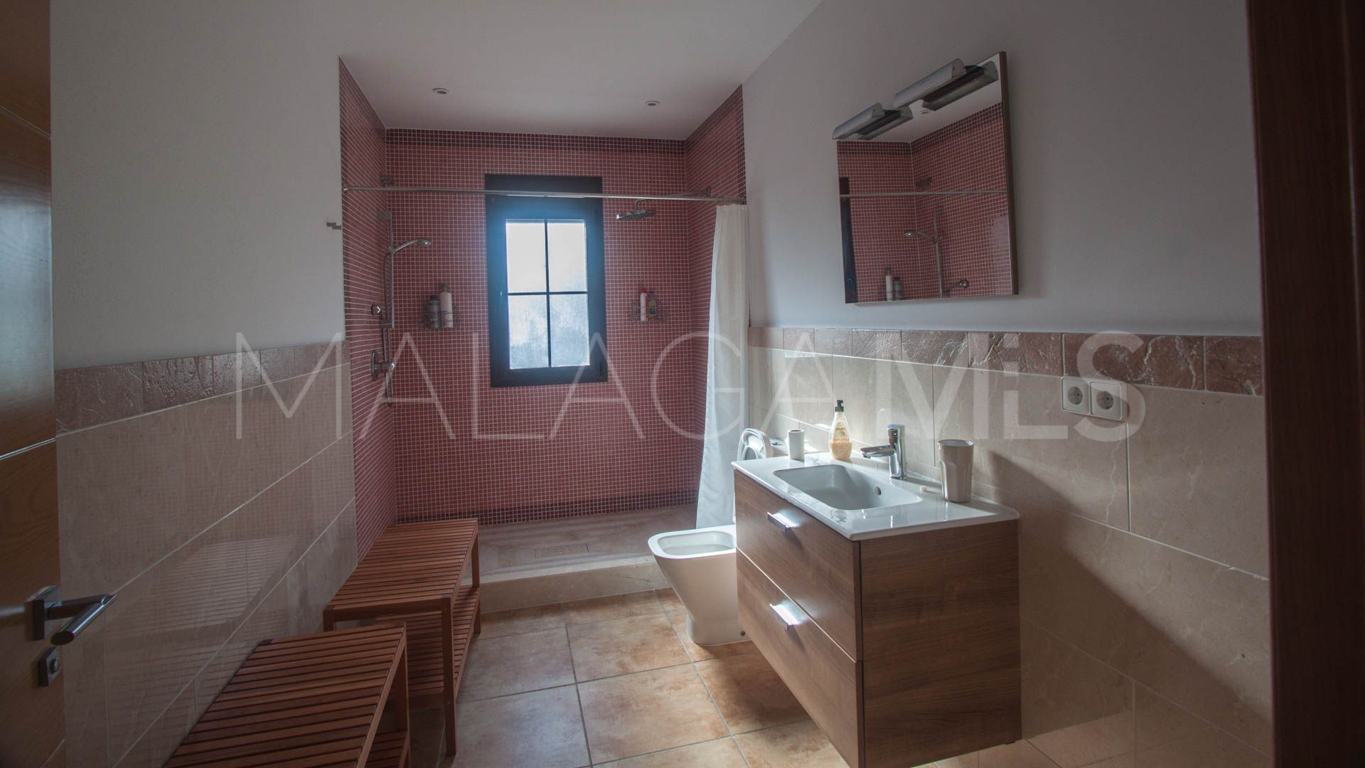 Finca for sale in Estepona