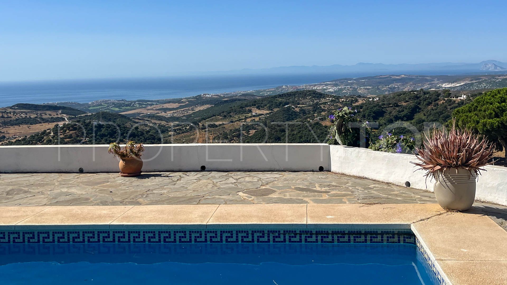 Finca for sale in Casares with 4 bedrooms