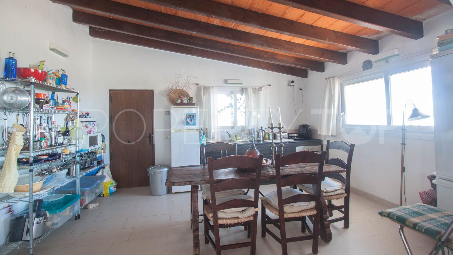 Finca for sale in Casares with 4 bedrooms