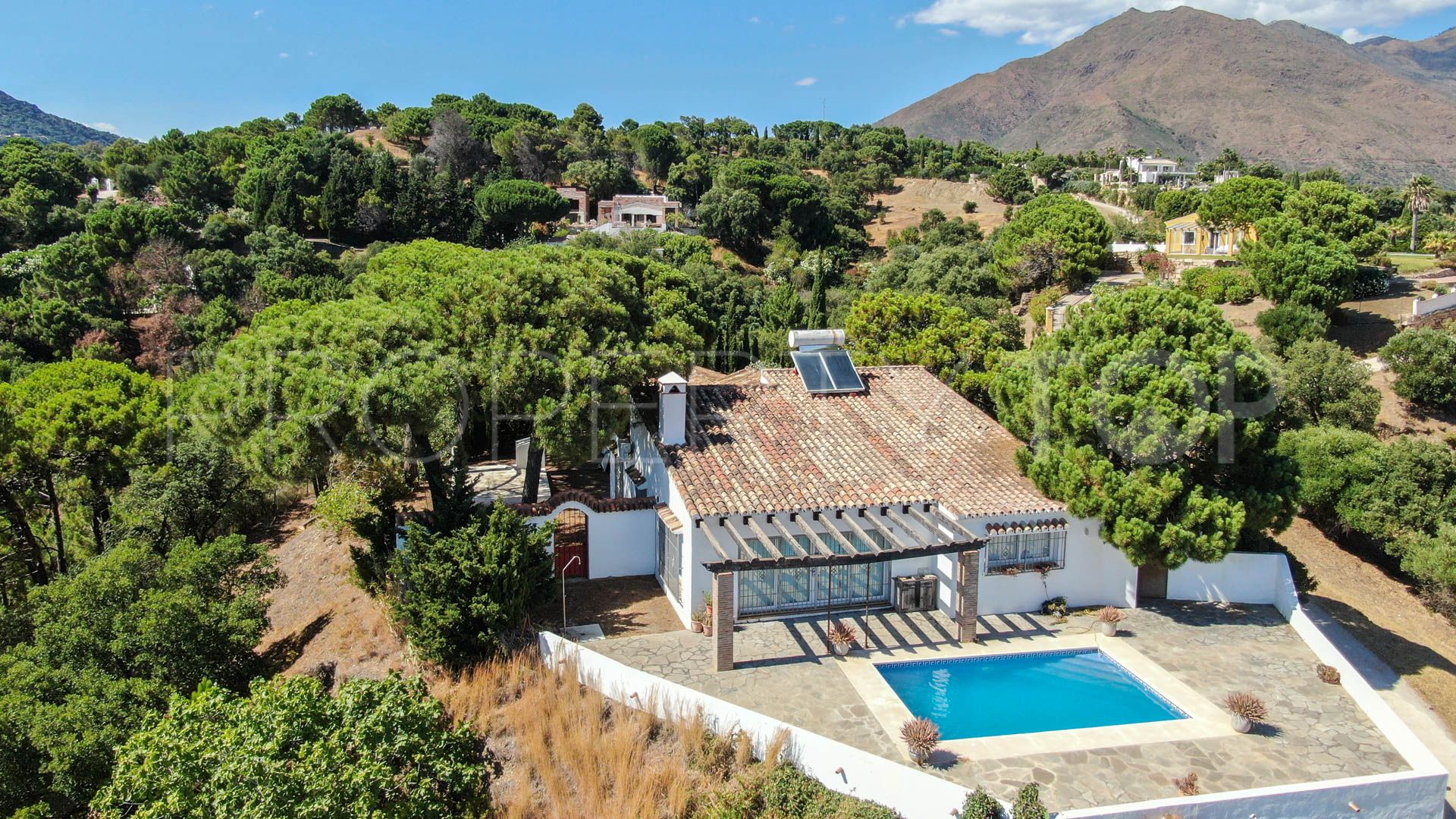 Finca for sale in Casares with 4 bedrooms