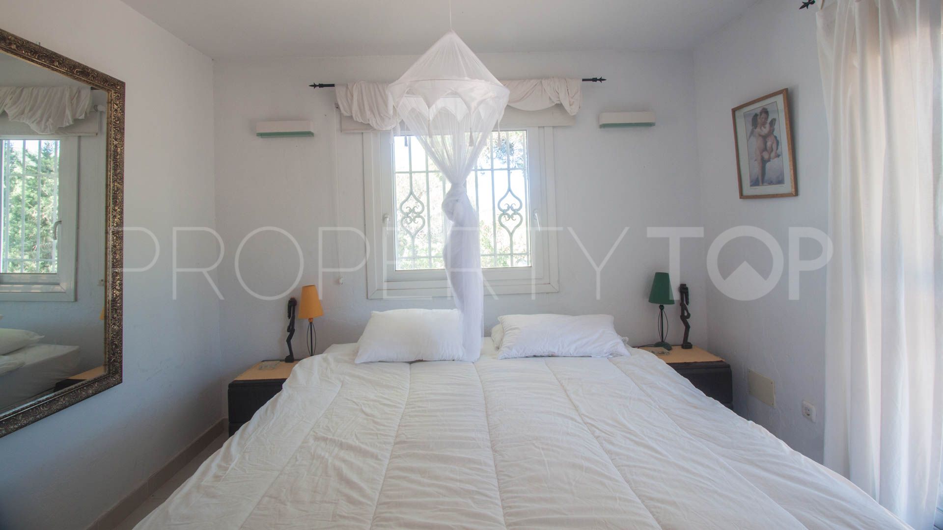 Finca for sale in Casares with 4 bedrooms