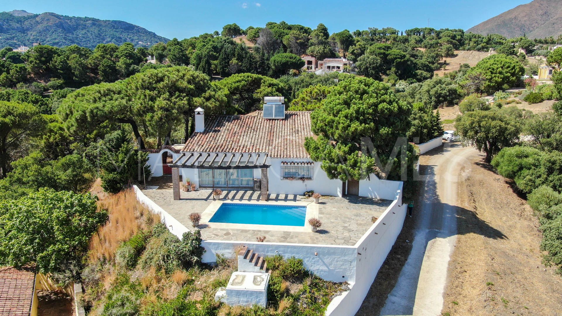 Finca for sale in Casares with 4 bedrooms