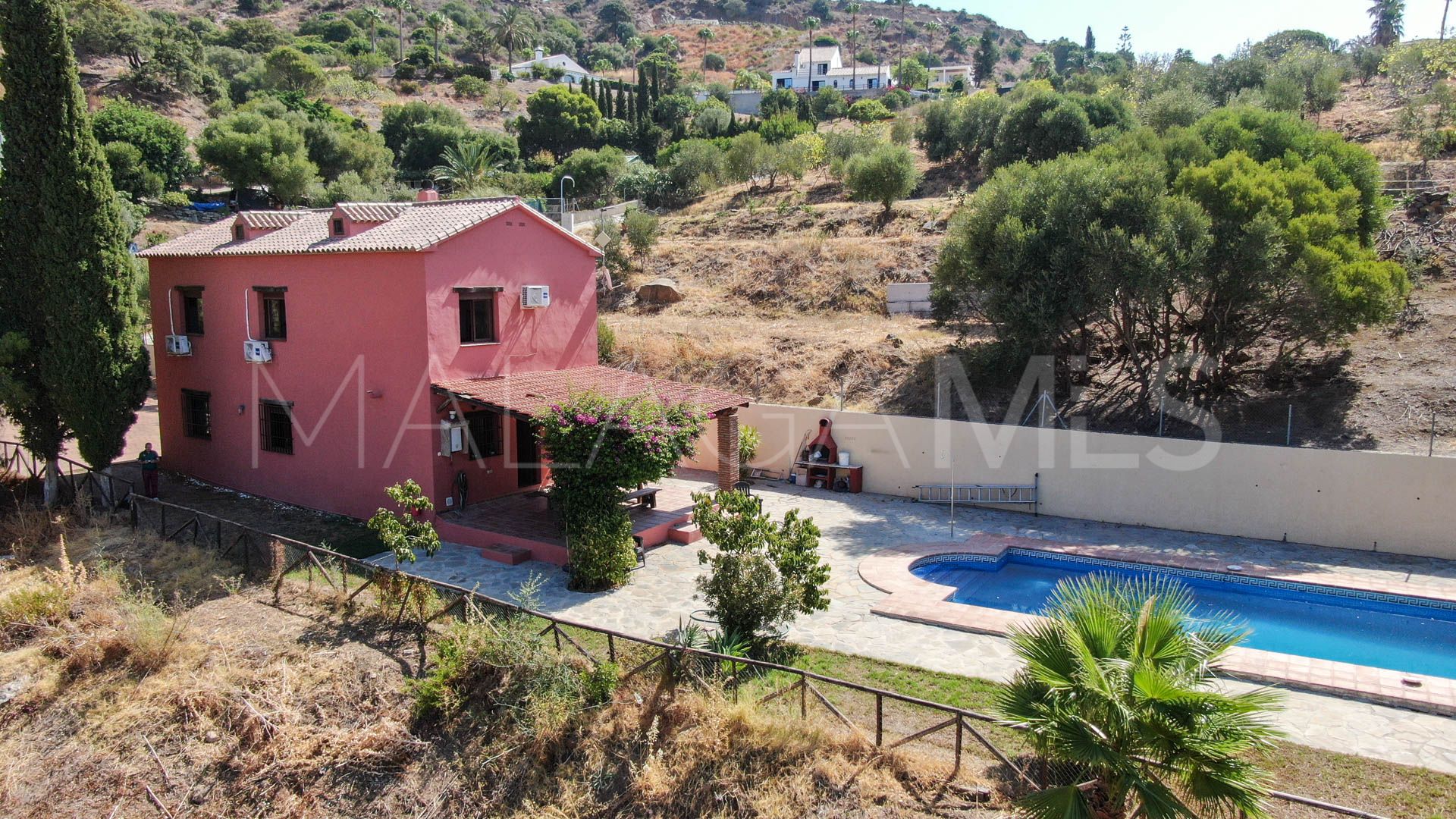 Finca for sale in Estepona