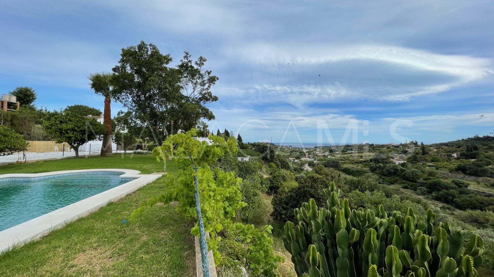 Finca for sale in Estepona