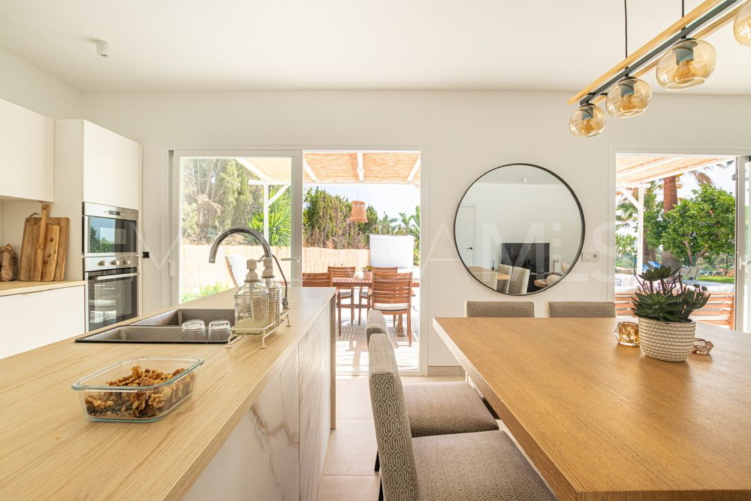 Finca for sale in Estepona