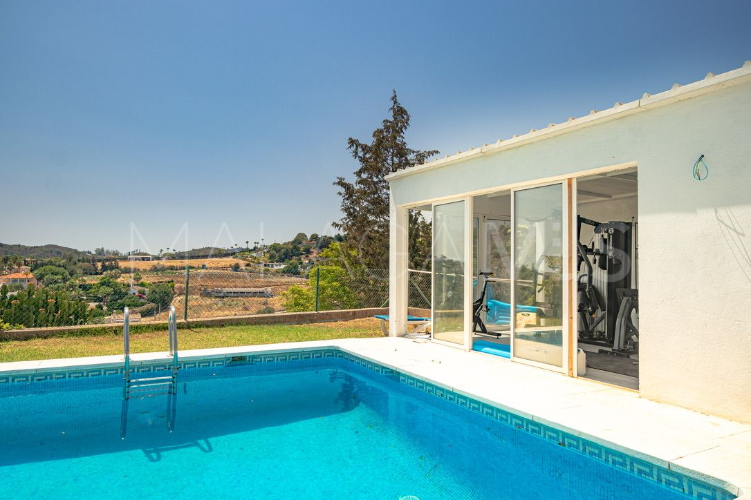 Finca for sale in Estepona