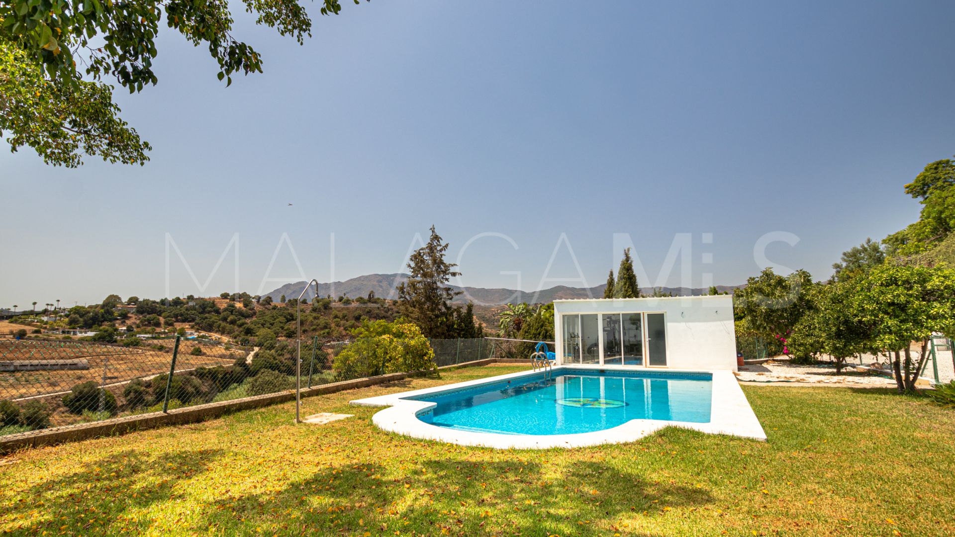 Finca for sale in Estepona