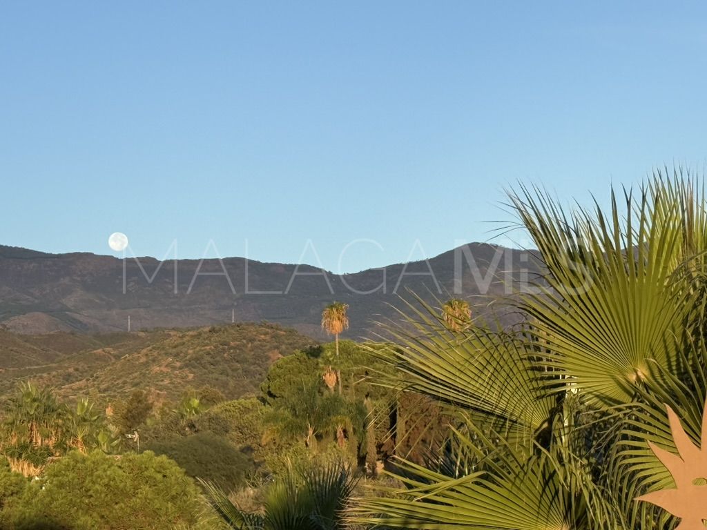 Finca for sale in Estepona
