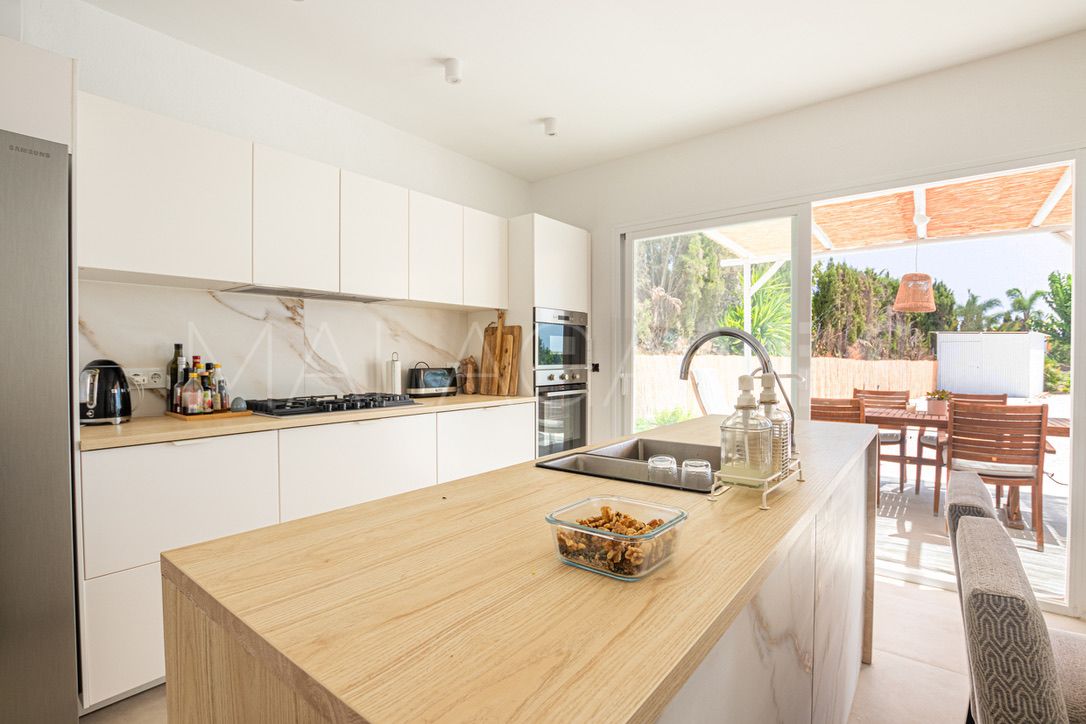 Finca for sale in Estepona