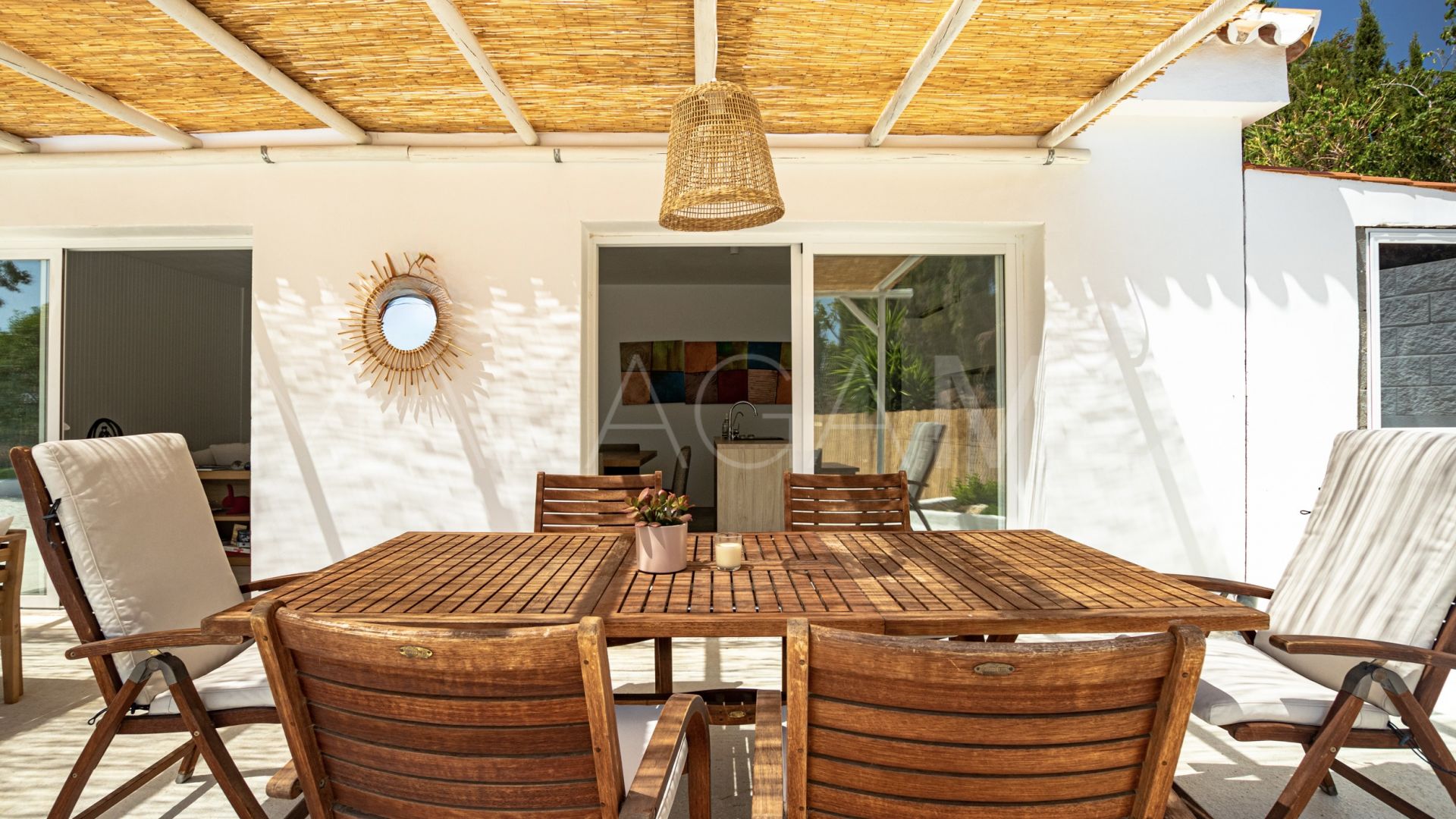 Finca for sale in Estepona