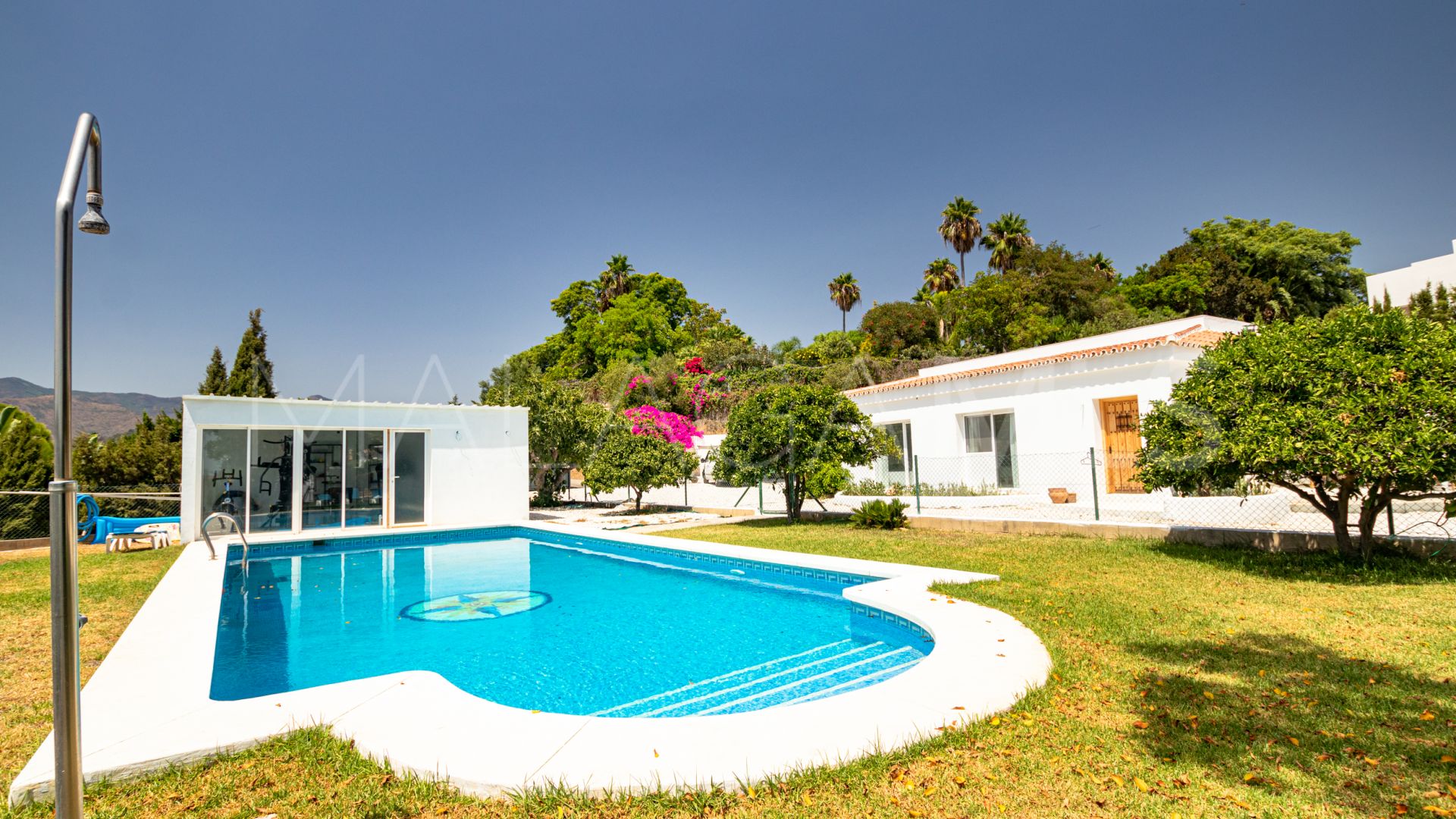 Finca for sale in Estepona