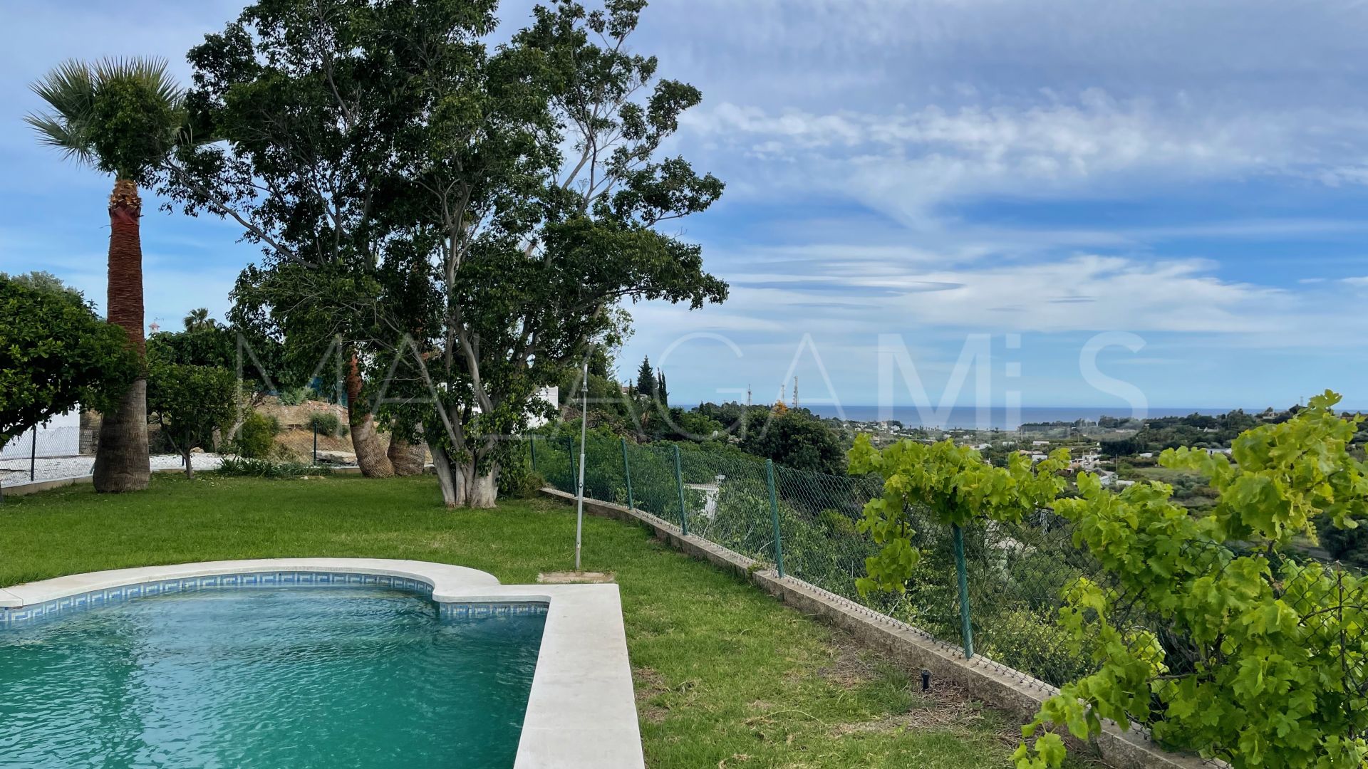 Finca for sale in Estepona