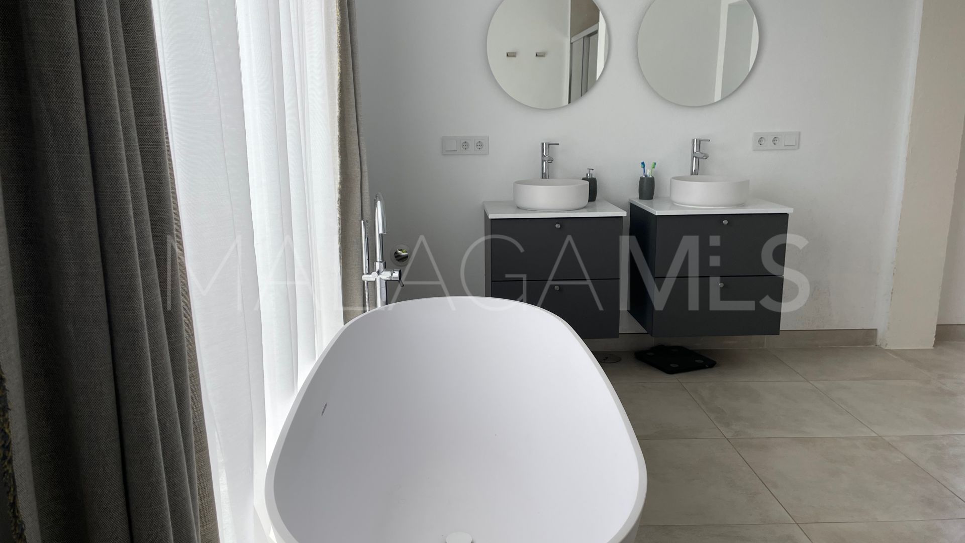 Finca for sale in Estepona