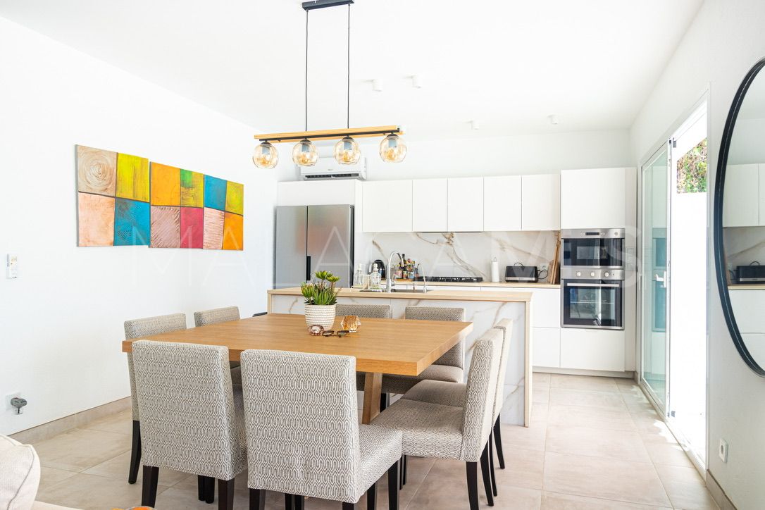 Finca for sale in Estepona