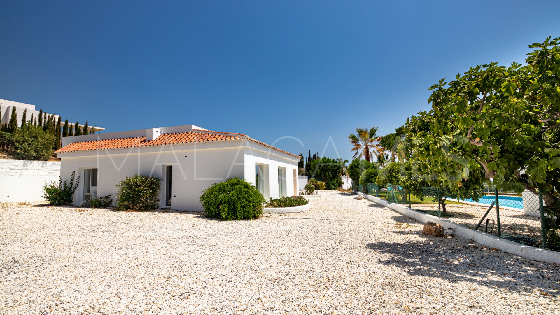 Finca for sale in Estepona