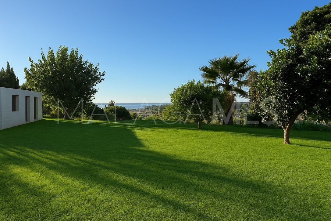 Finca for sale in Estepona