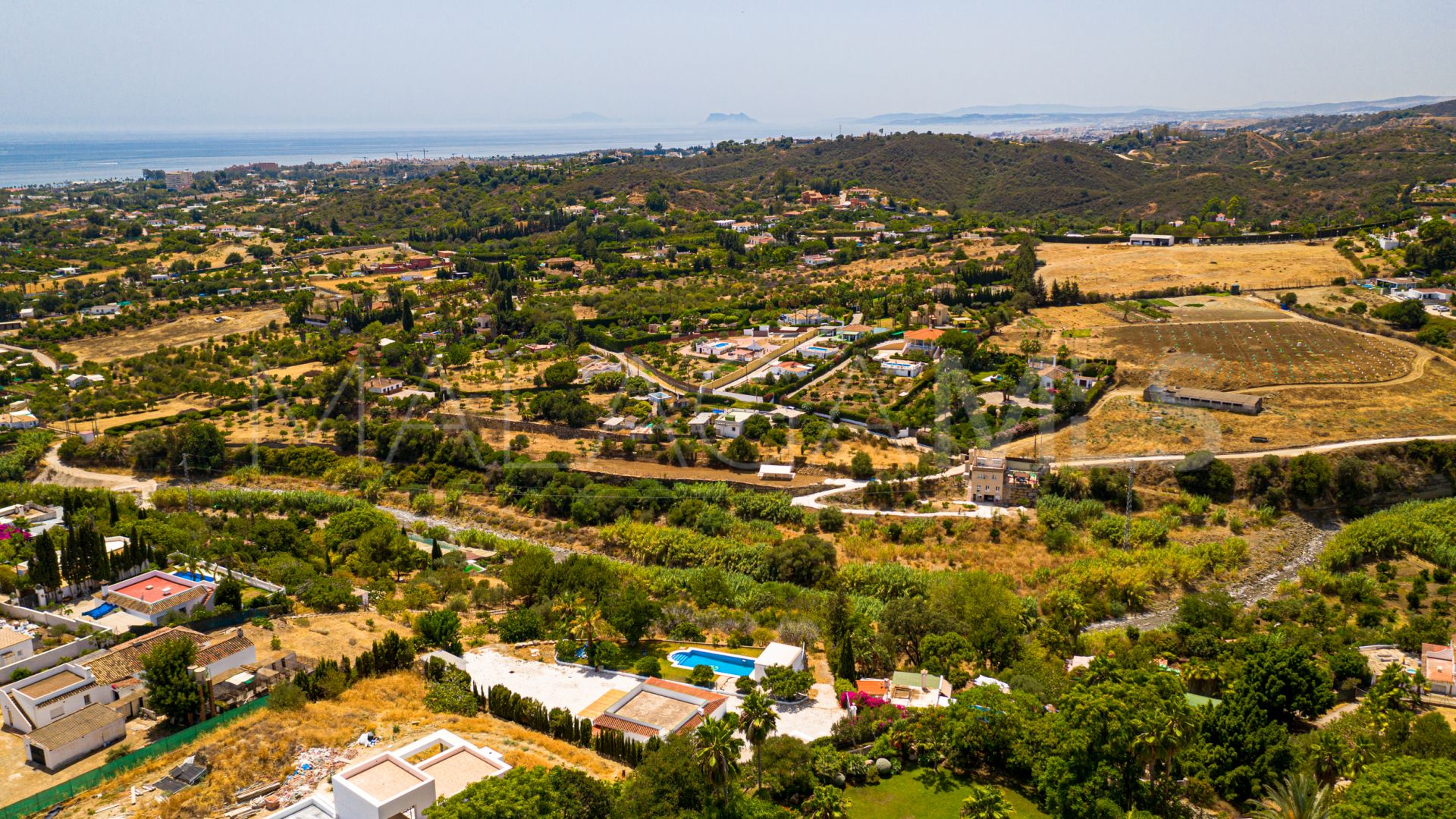 Finca for sale in Estepona