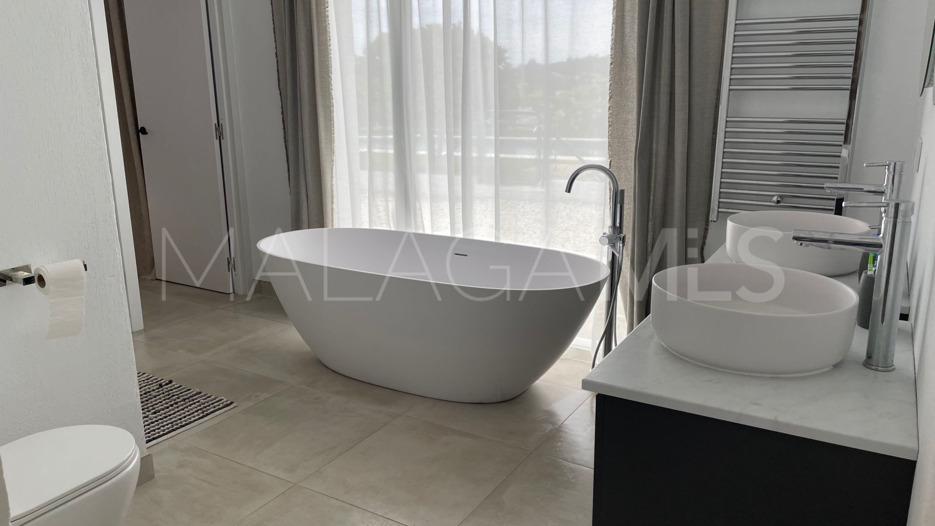 Finca for sale in Estepona