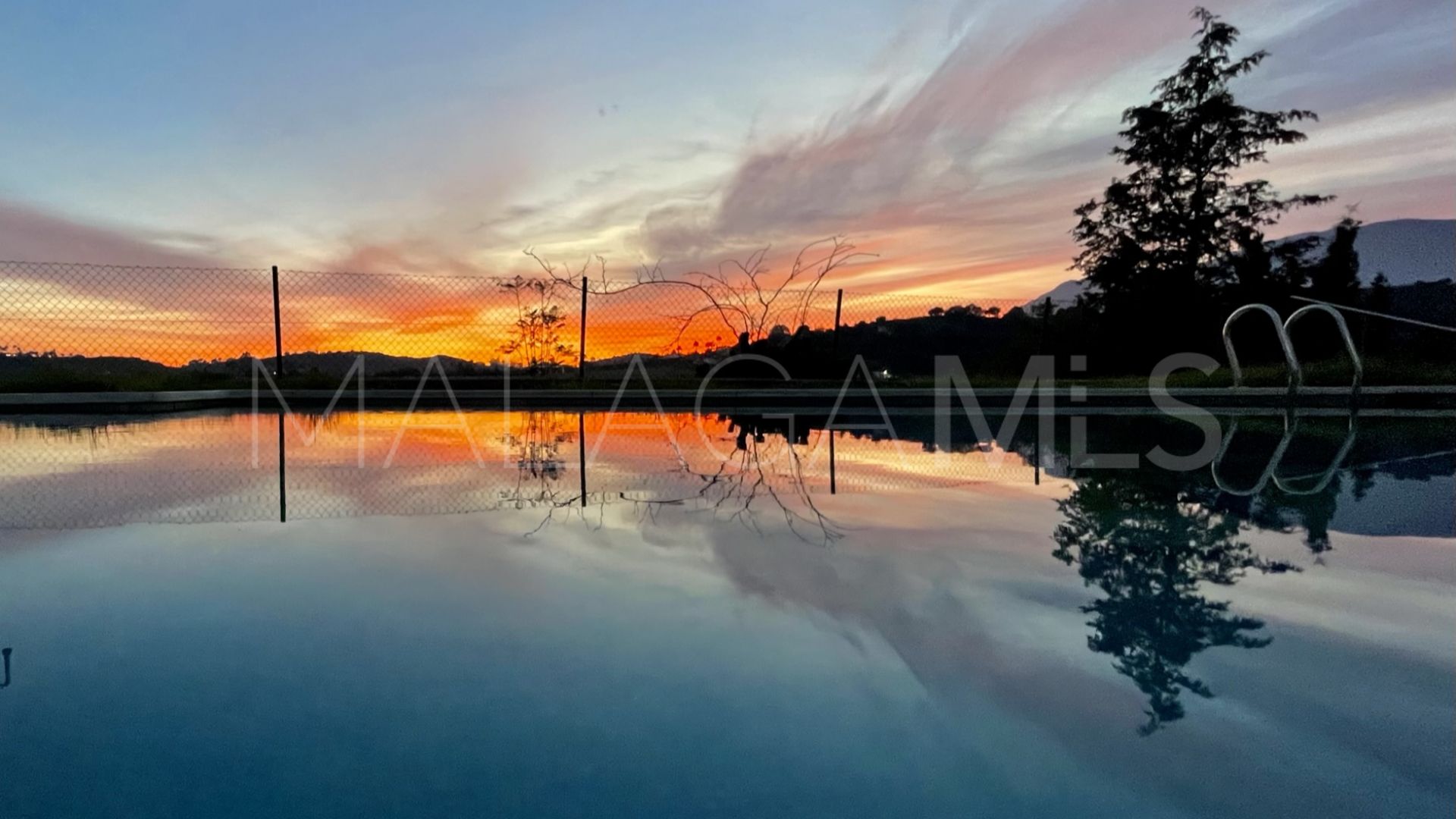 Finca for sale in Estepona