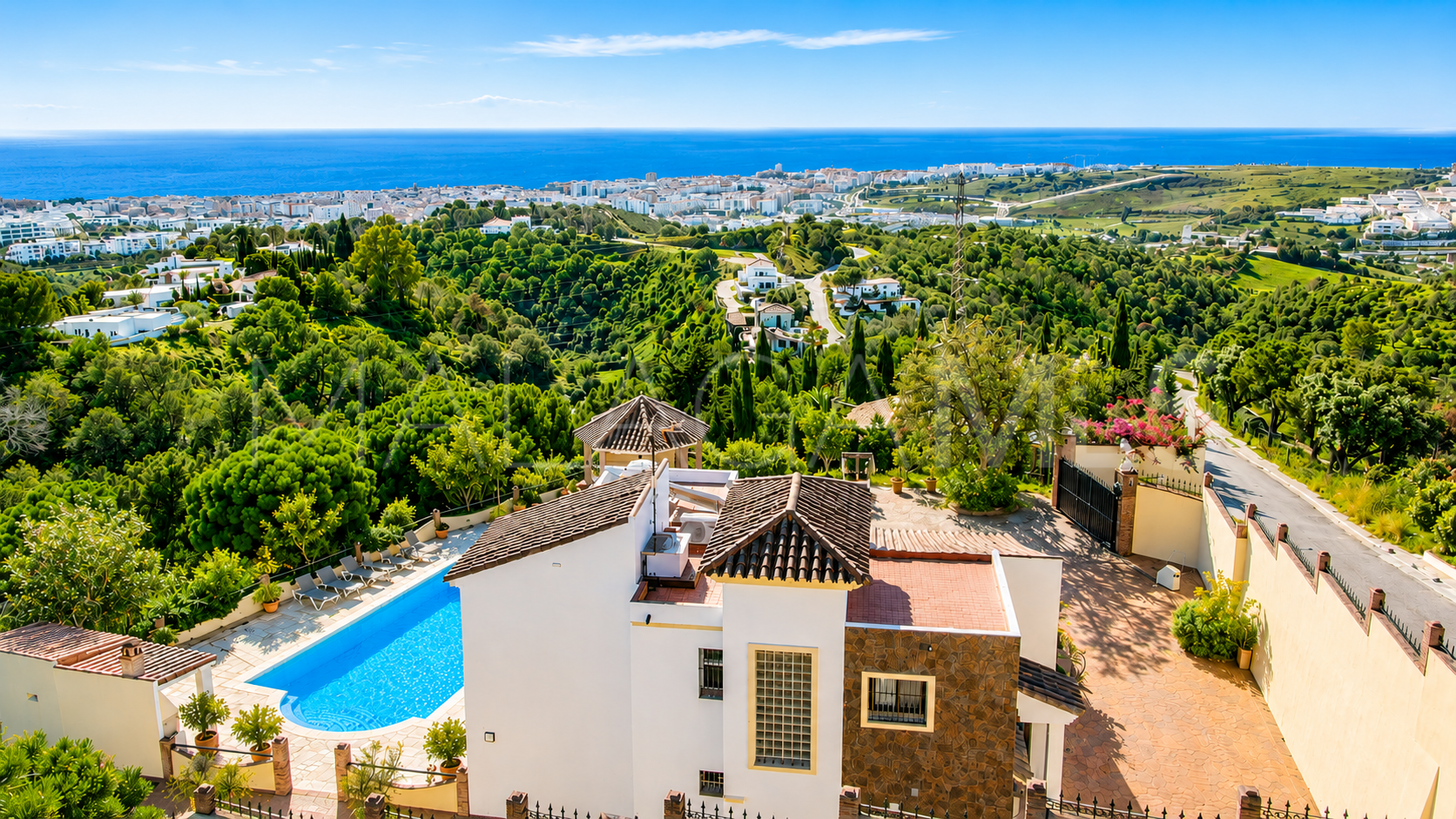 Finca for sale in Estepona