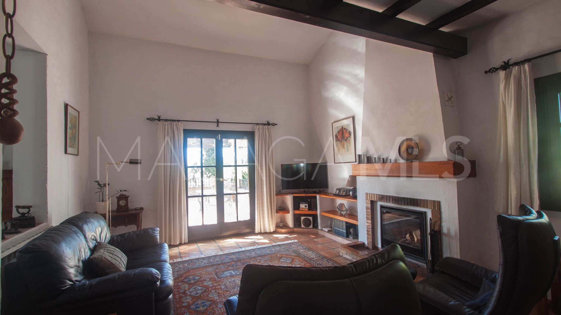 Finca for sale in Casares