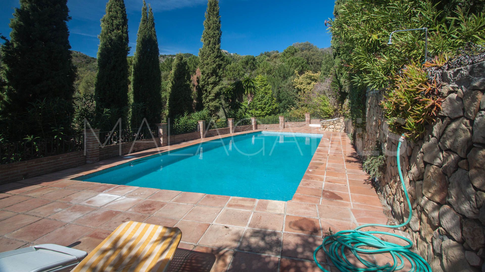 Finca for sale in Casares