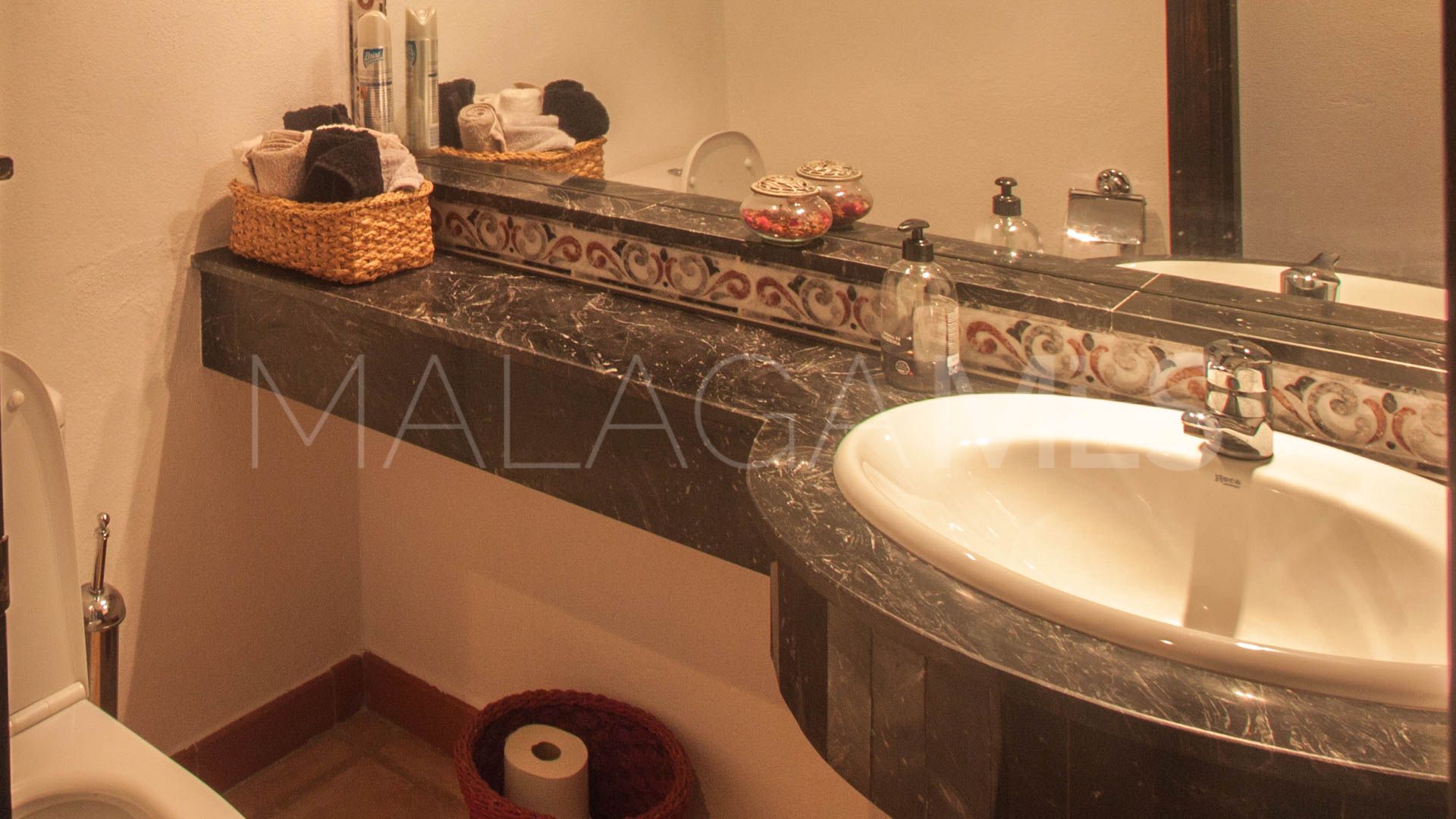 Finca for sale in Casares