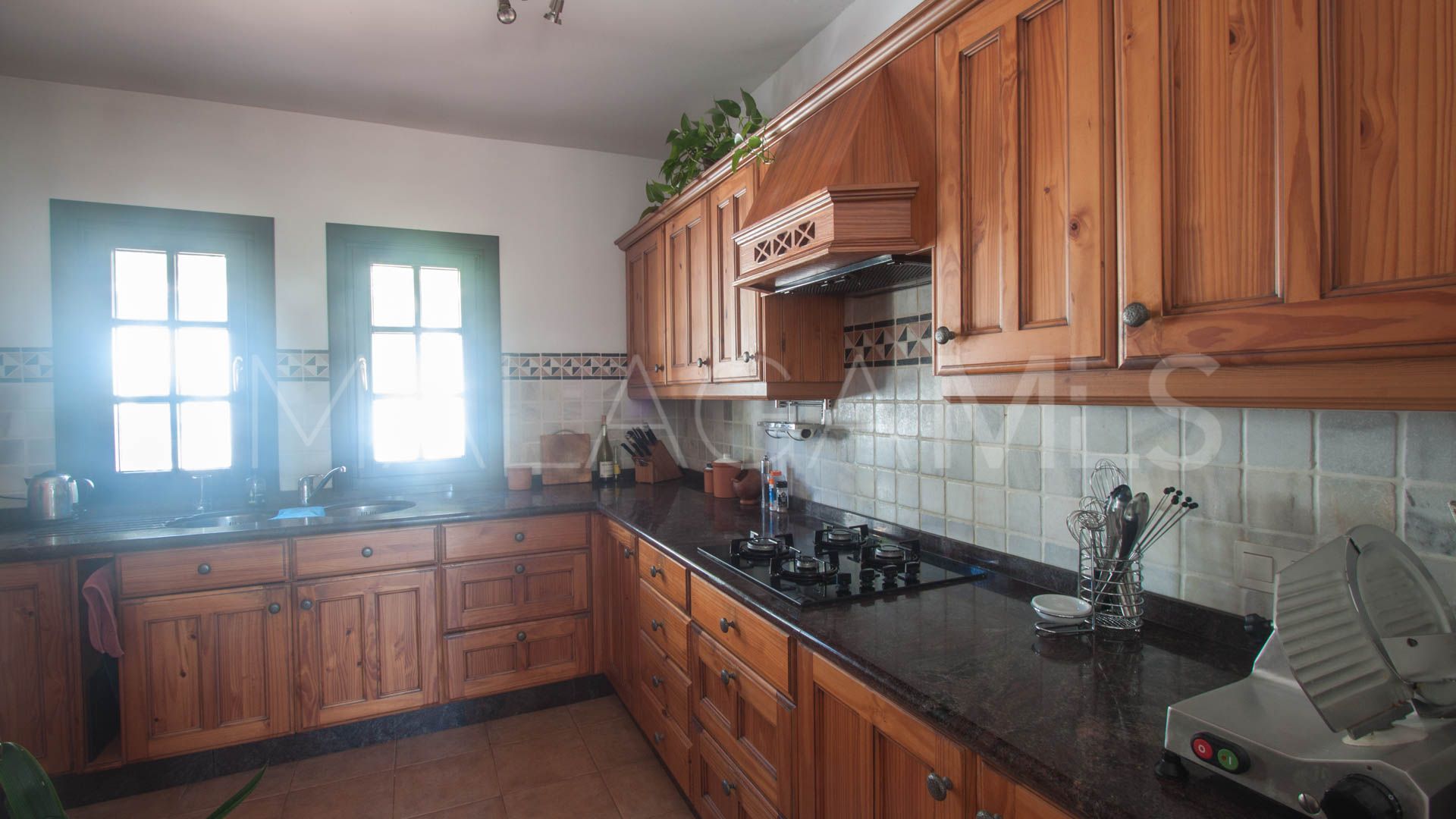 Finca for sale in Casares