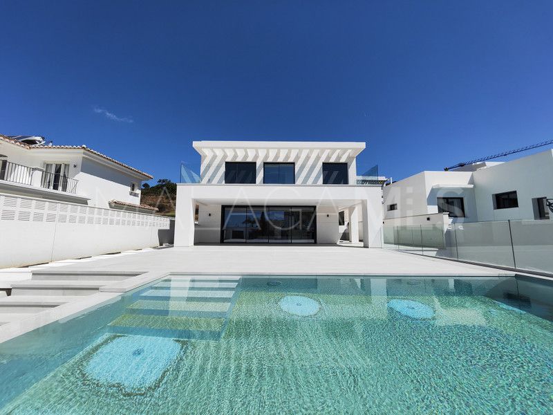 Villa for sale in Cala de Mijas with 4 bedrooms